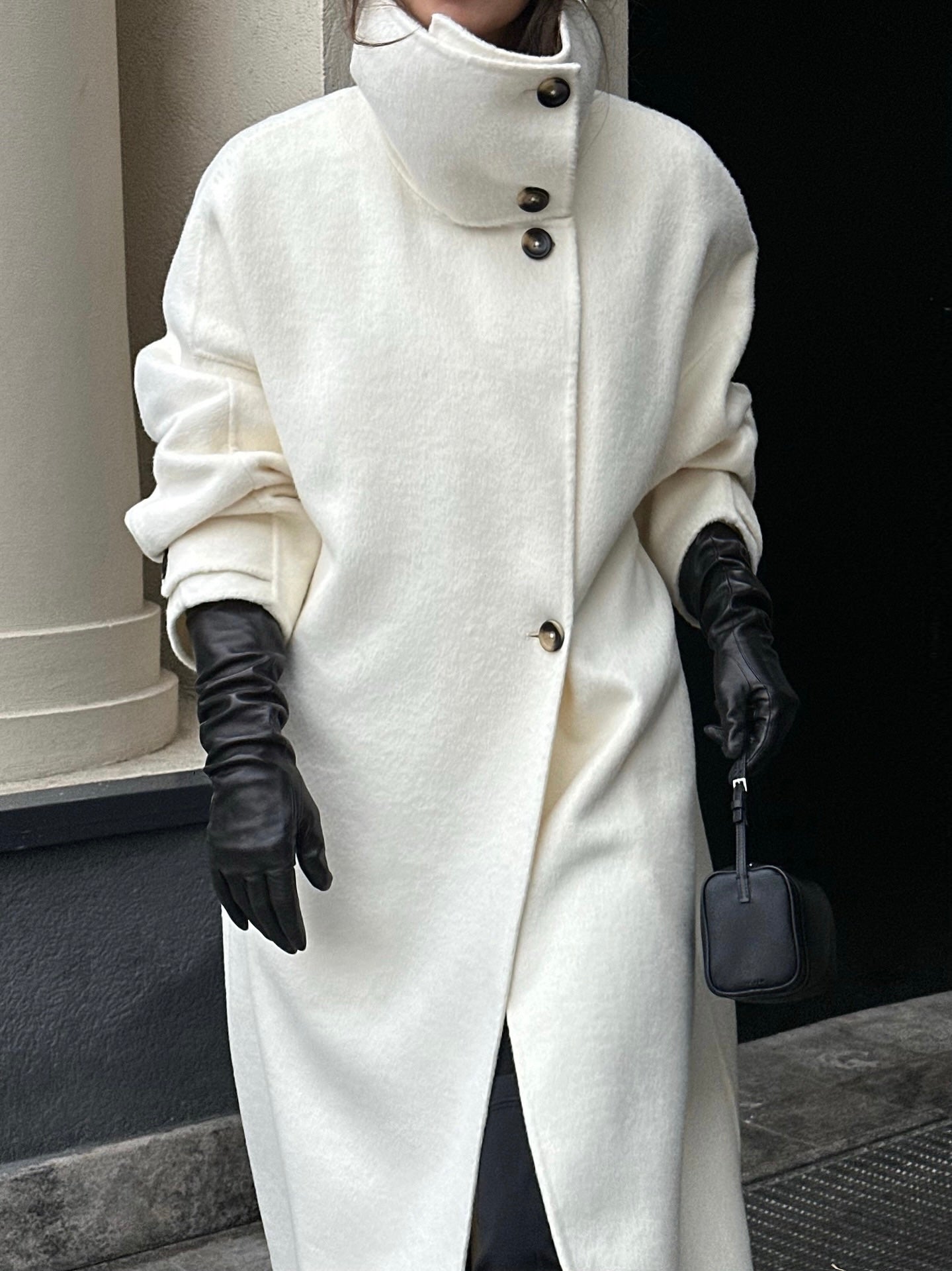 Amaya | Manteau long élégant à col montant Blanc | FormaLuxe