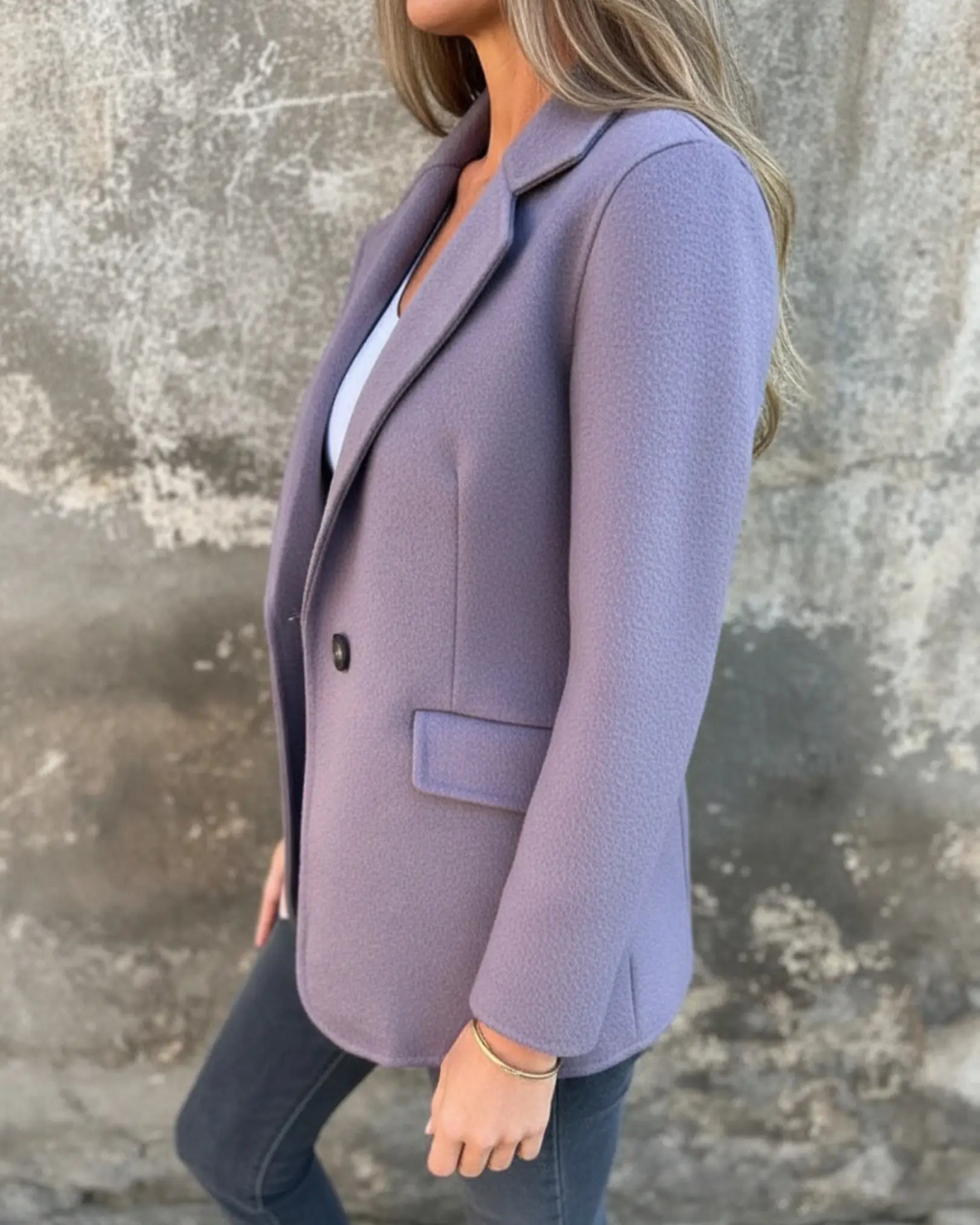 The Flattering Wool Blazer Beige | FormaLuxe