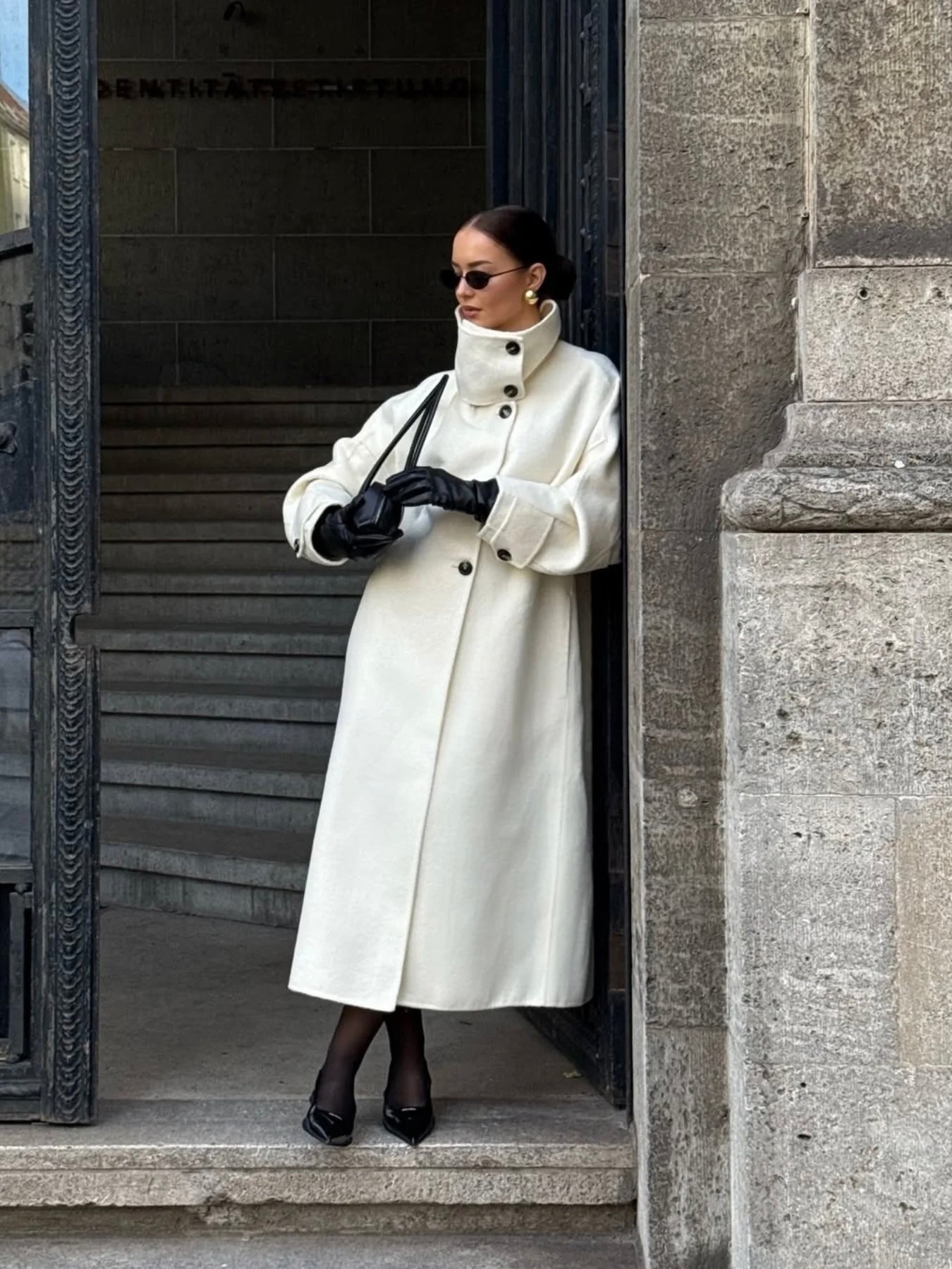 Amaya | Manteau long élégant à col montant Blanc | FormaLuxe