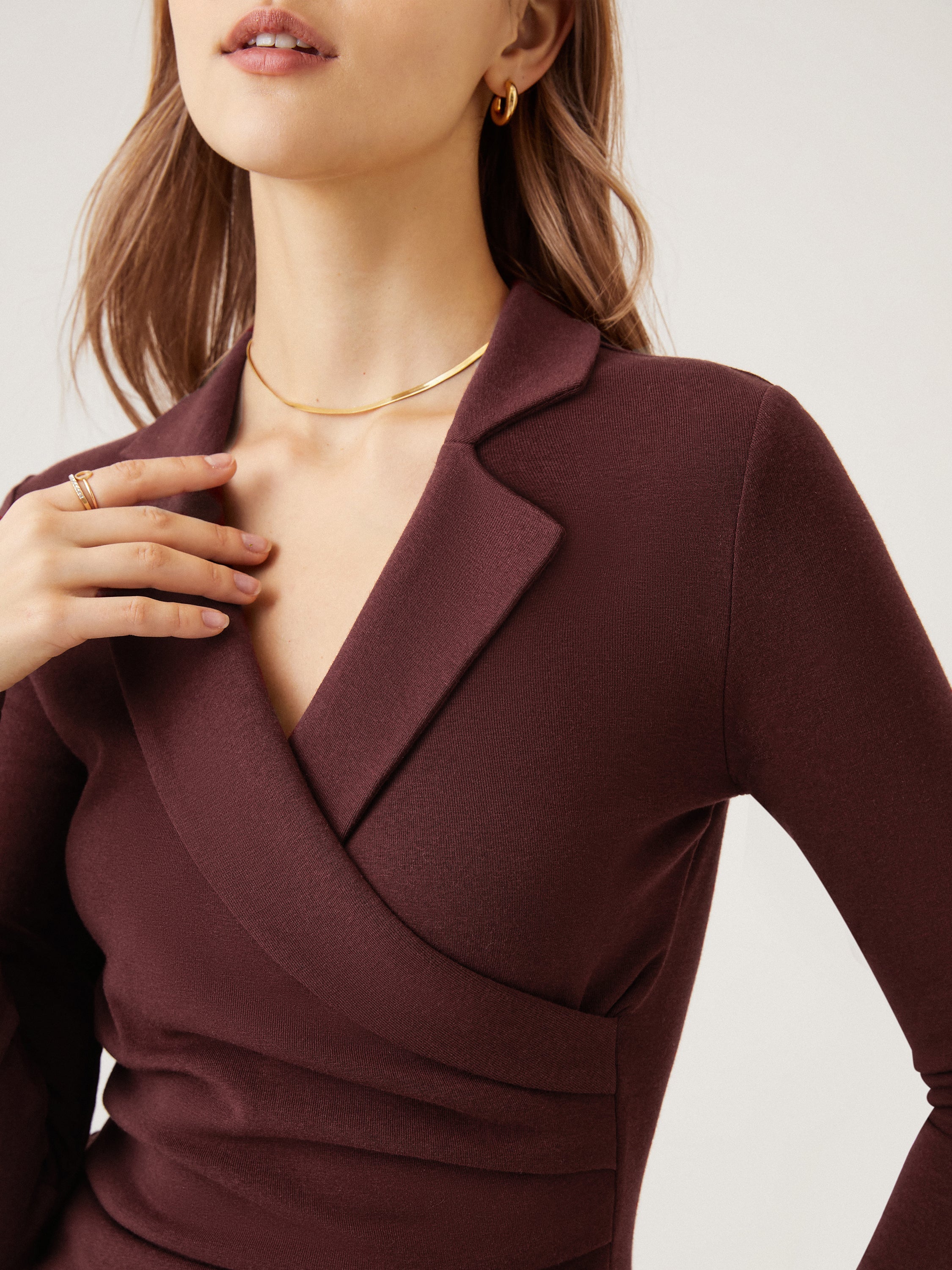 Haut surplice à col Eco-Mousse®3.0 Ruby – Femmes > Hauts > Chemises&Hauts | FormaLuxe