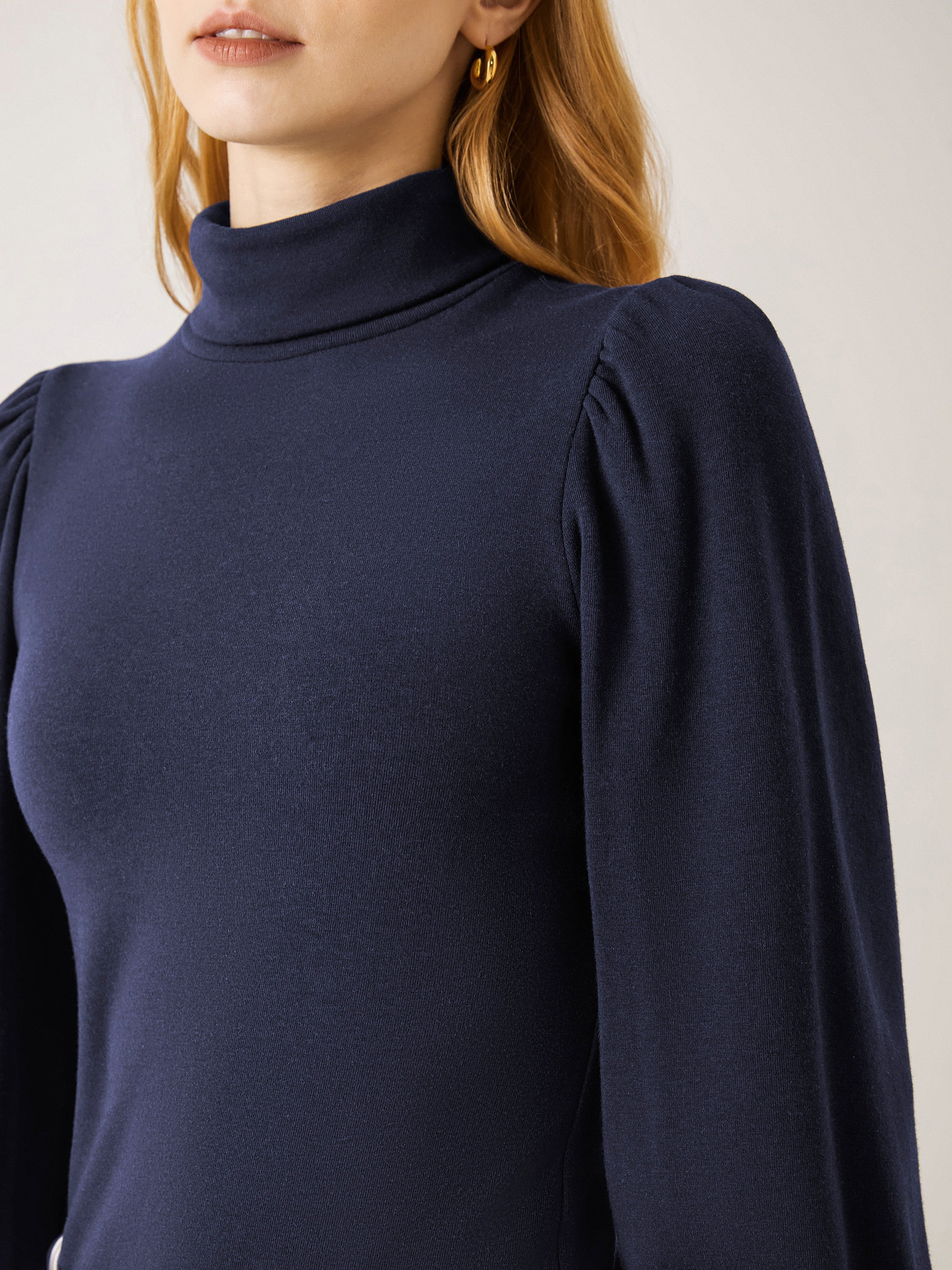 Haut à manches bouffantes à col roulé Eco-Mousse®2.0 Midnight Navy – Femmes > Hauts > Chemises&Hauts | FormaLuxe