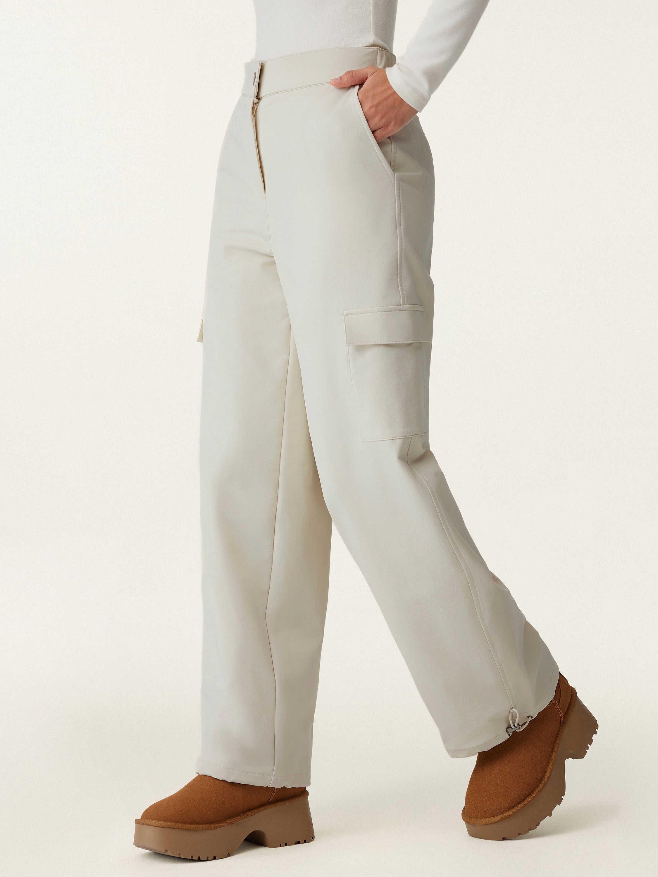 Waterproof Fleece Cargo Pant Gainsboro – Women > Bottoms > Pants | FormaLuxe