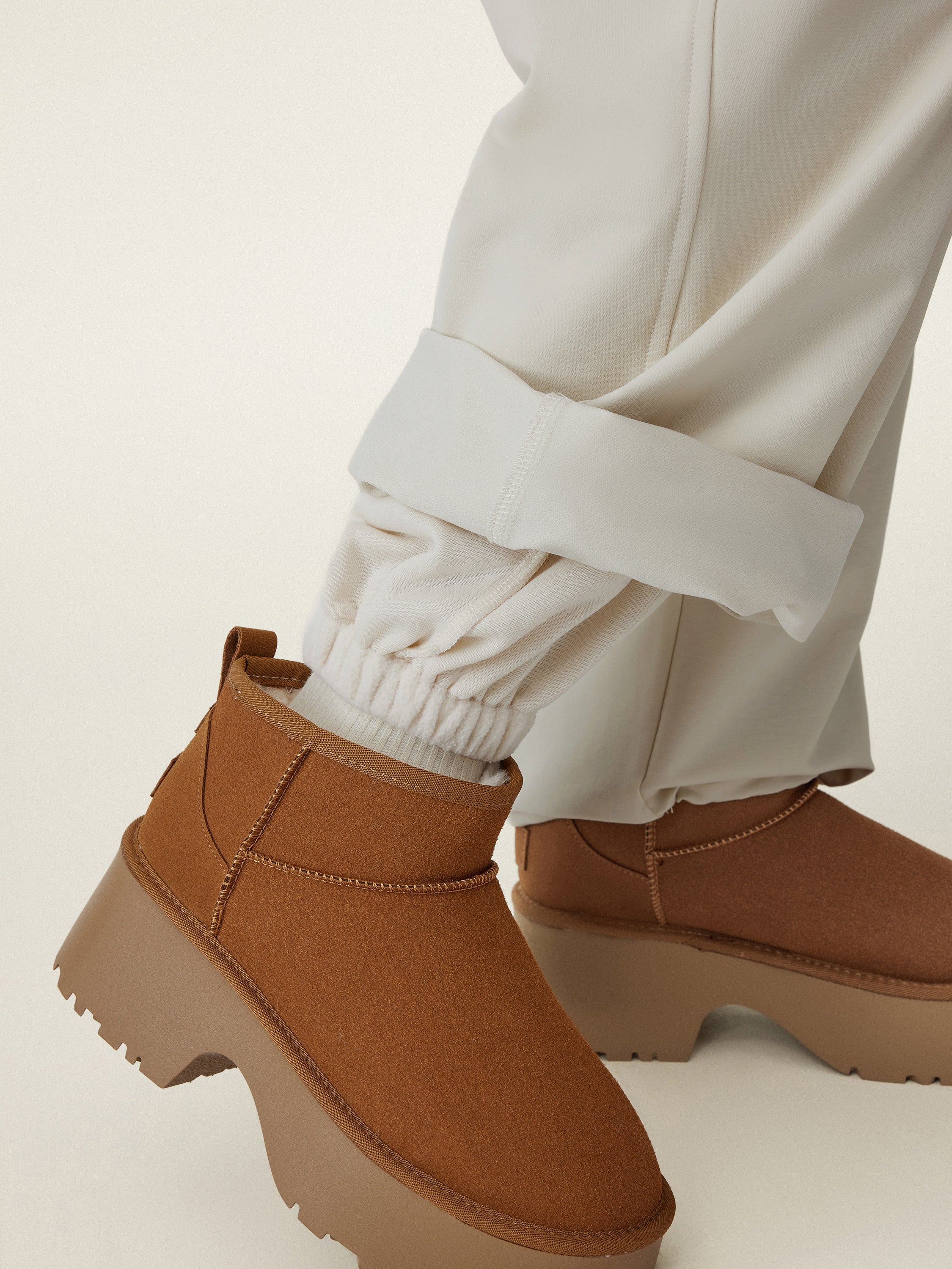 Waterproof Fleece Cargo Pant Gainsboro – Women > Bottoms > Pants | FormaLuxe