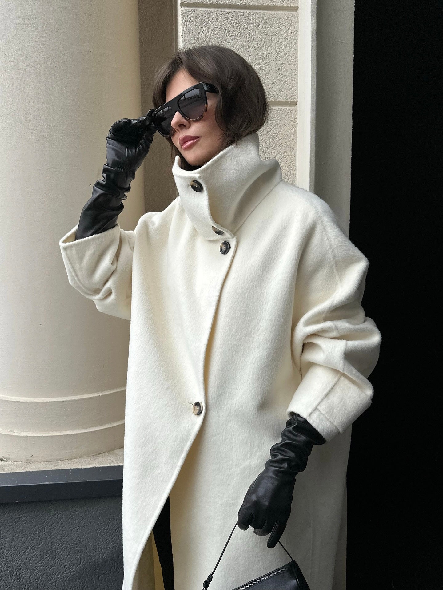 Amaya | Manteau long élégant à col montant Blanc | FormaLuxe