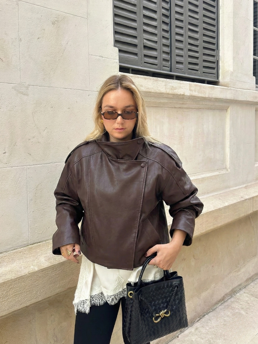 Felicia | Veste oversize à col montant en similicuir Noir | FormaLuxe