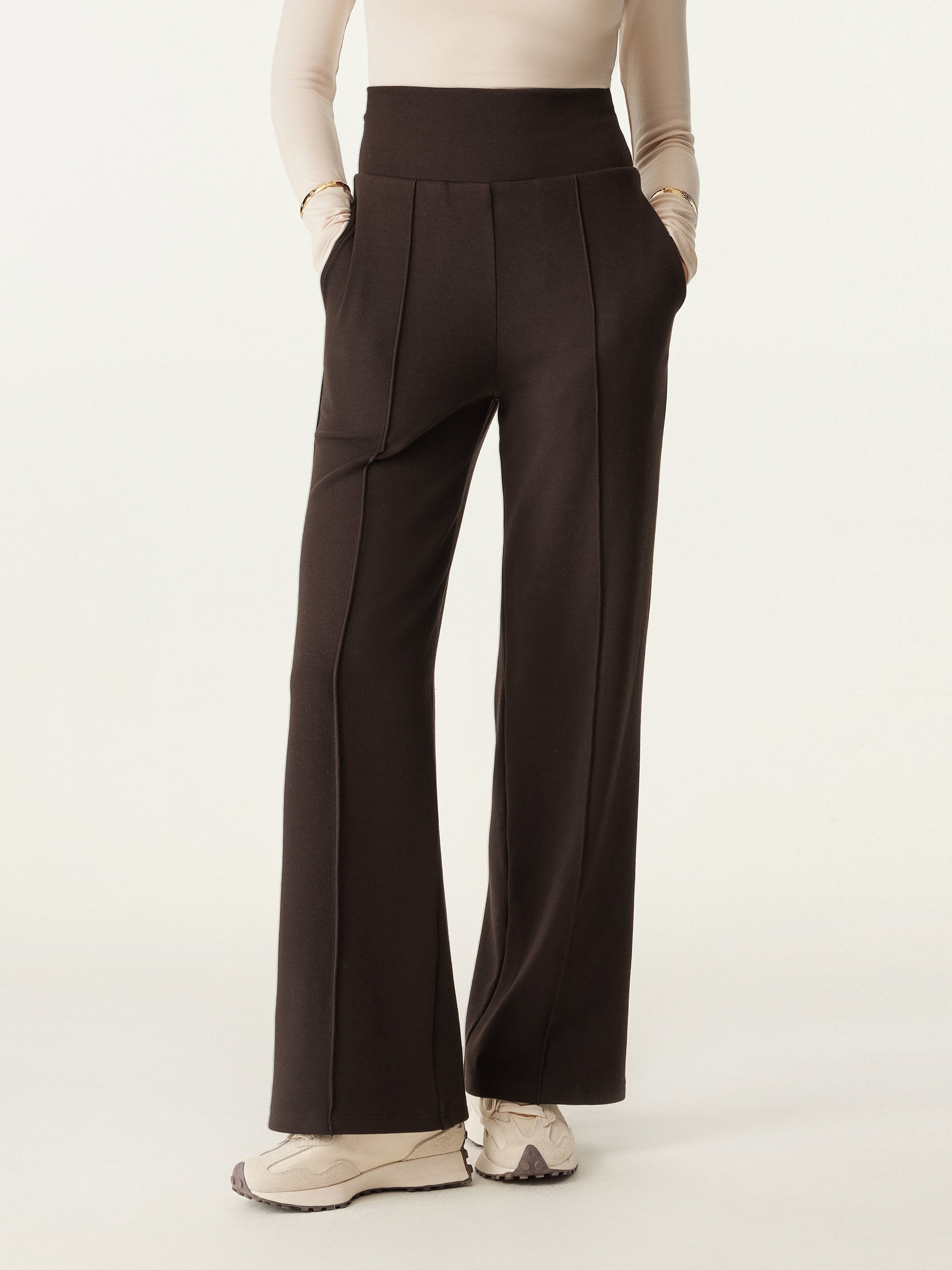 Tummy Warmer Pin-Tuck Pant Espresso Shut – Women > Bottoms > Pants | FormaLuxe