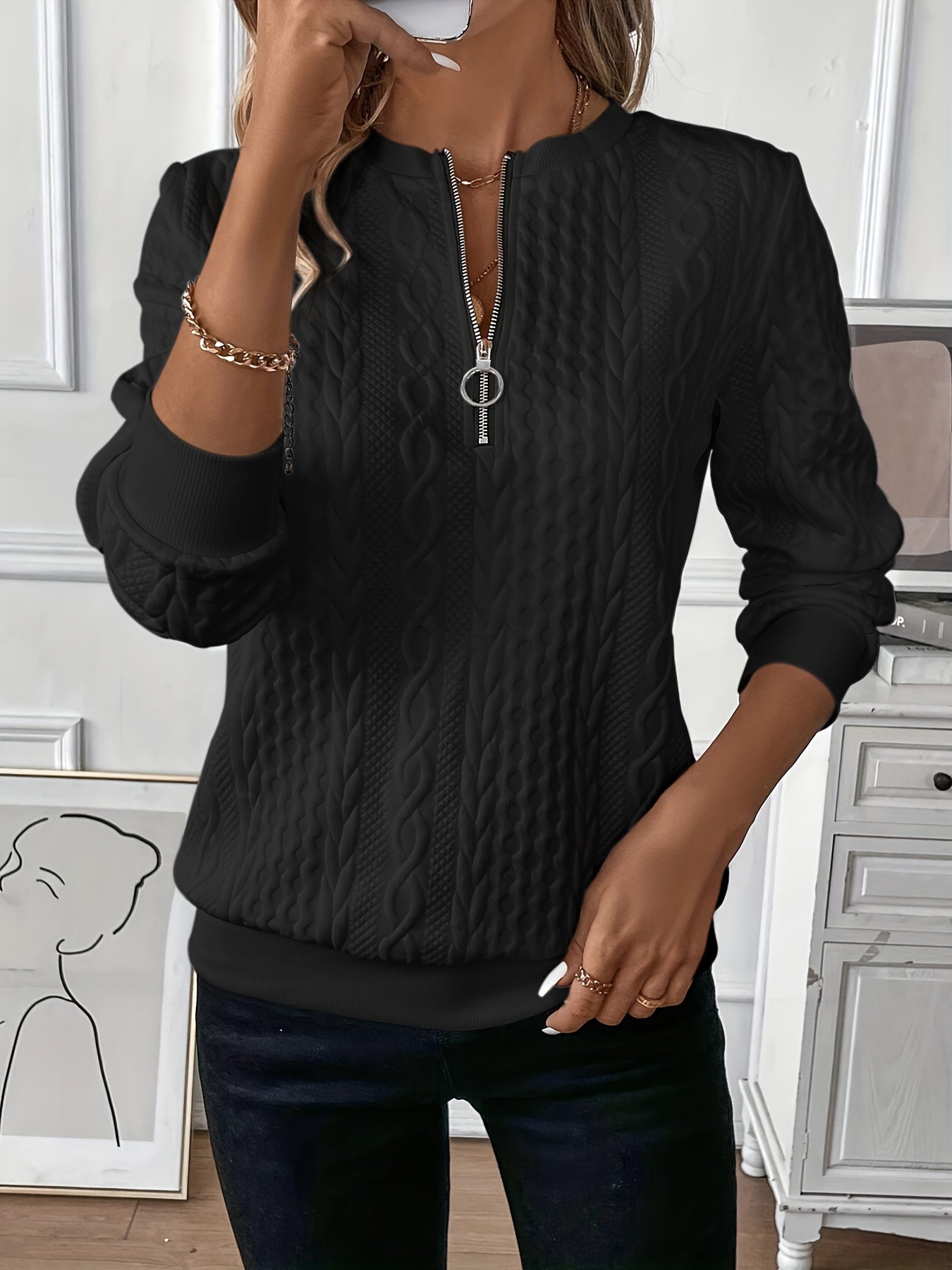 Beate - Alltagskomfort Pullover Weiß (schwarzer Reißverschluss) – Closure Sale: Regular Sweaters '25 | FormaLuxe