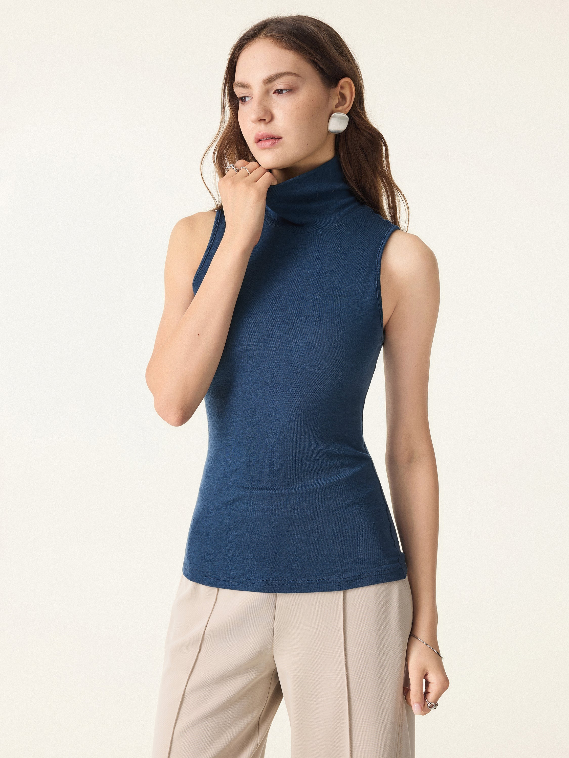 Lyocell Cashmere Sleeveless Turtleneck Brami Heather Grey – Women > Tops > Bra Tops | FormaLuxe