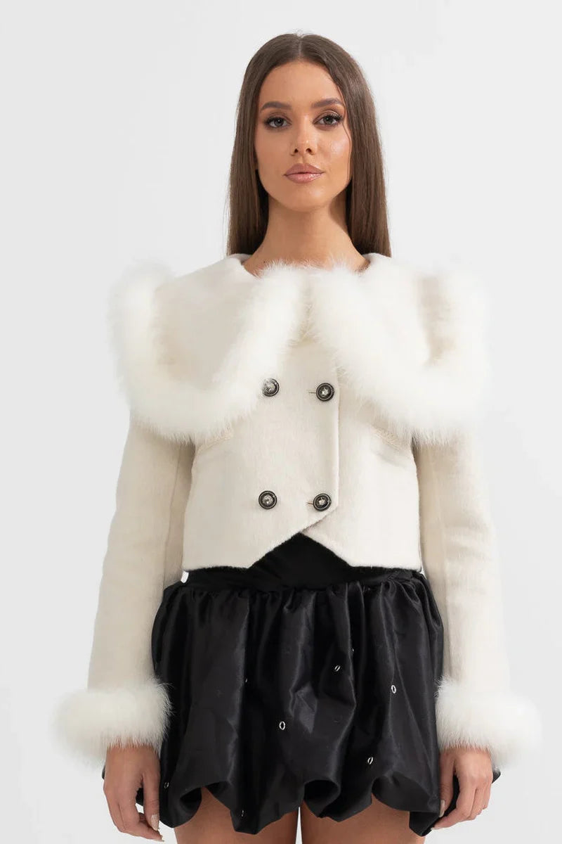 Hallie | Veste croisée à bordure en fausse fourrure Abricot | FormaLuxe