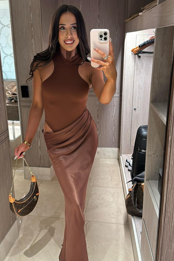 Faye | Asymmetrisches Maxikleid Kaffee | FormaLuxe