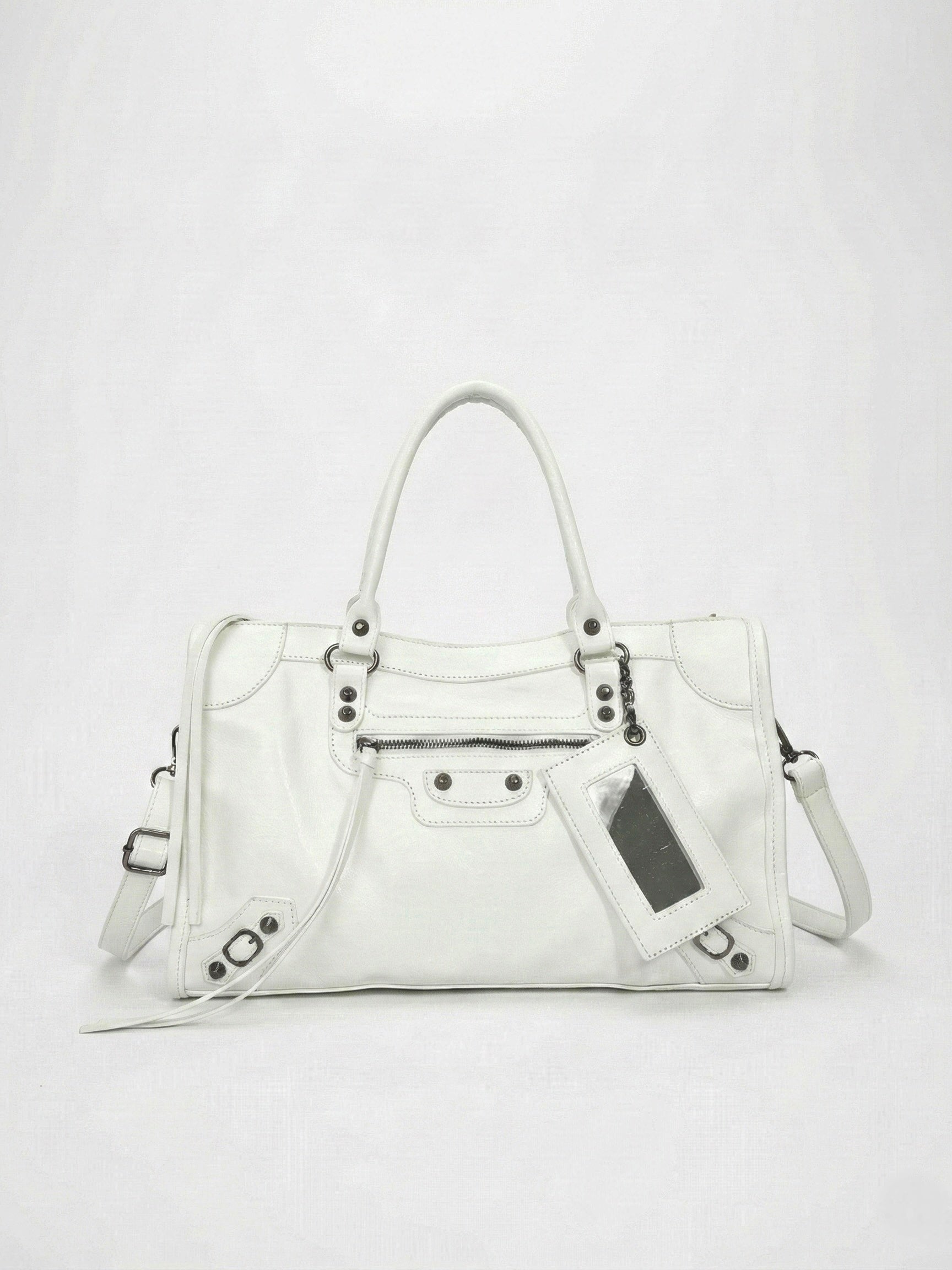 Carmela- Stylish Handbag with Spacious Interior & Minimalist Design Black | FormaLuxe