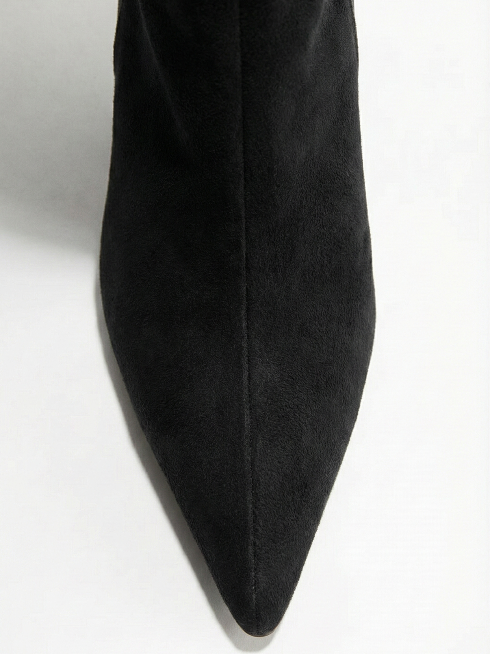 Bottes hautes en daim pour femmes, tige droite fine et bout pointu Noir | FormaLuxe