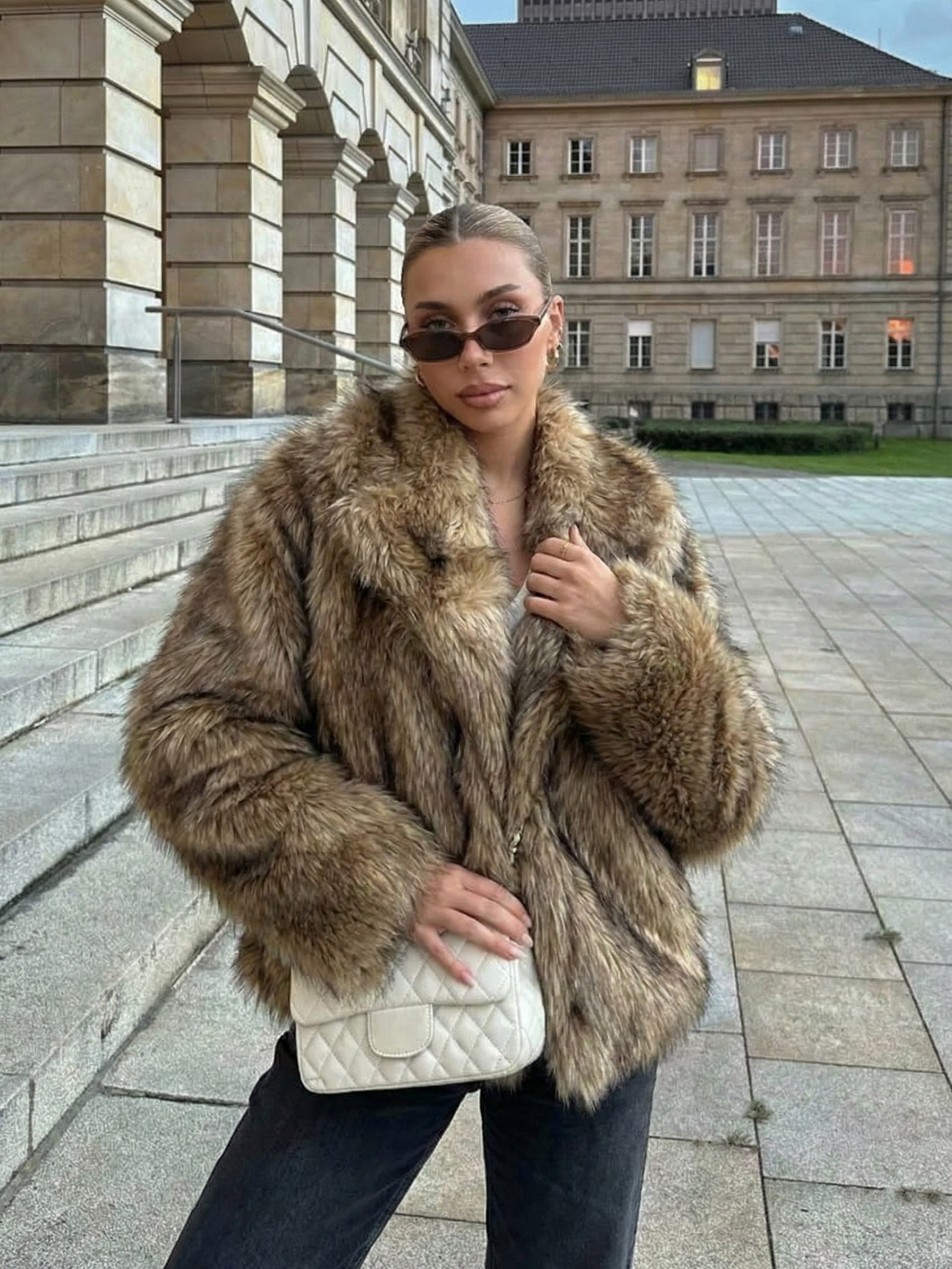 Emily | Veste d'hiver courte en fausse fourrure Brun | FormaLuxe