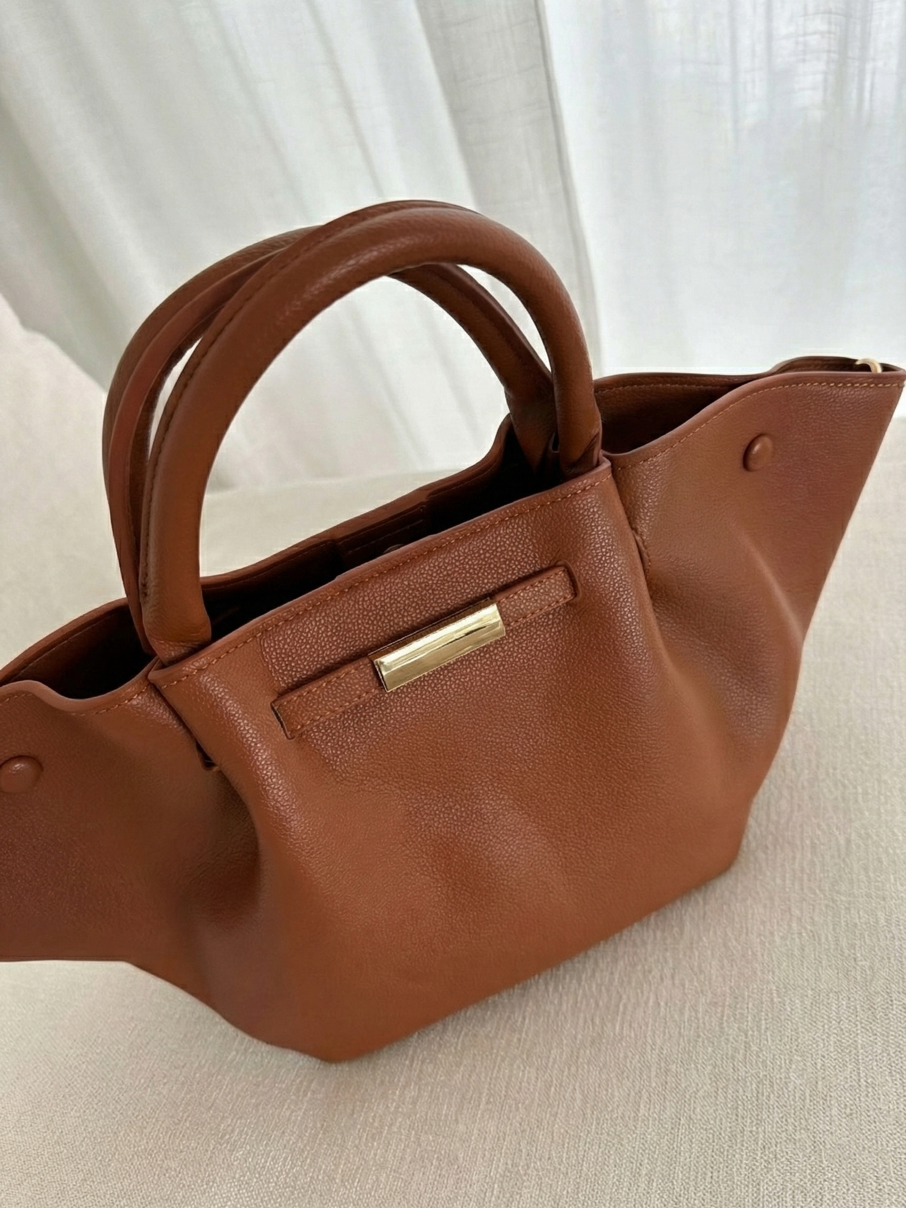 Arya | Faux Leather Handbag Schwarz | FormaLuxe
