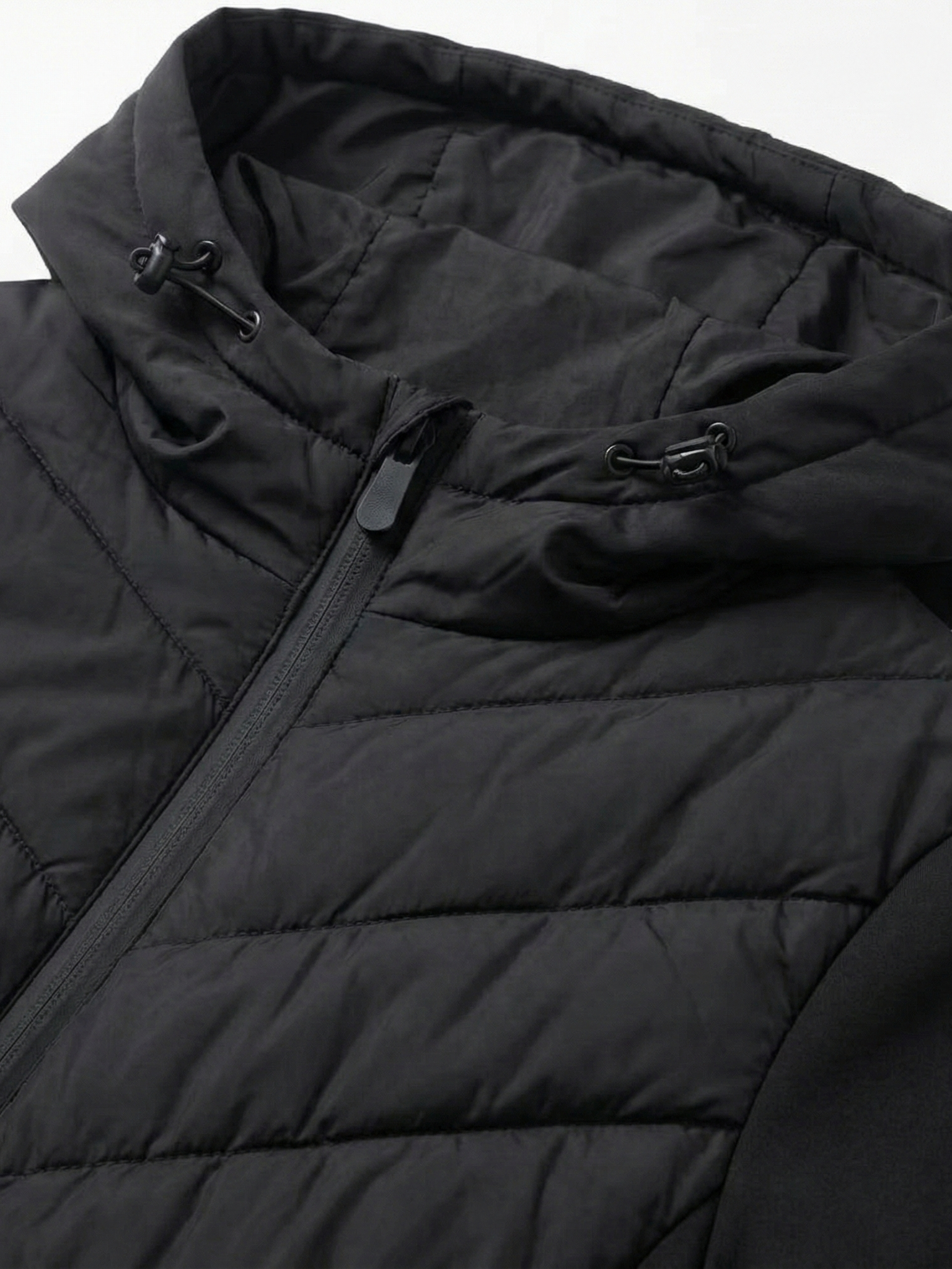 Emma | Doudoune imperméable à capuche Noir – Emma | Doudoune légère à capuche | FormaLuxe