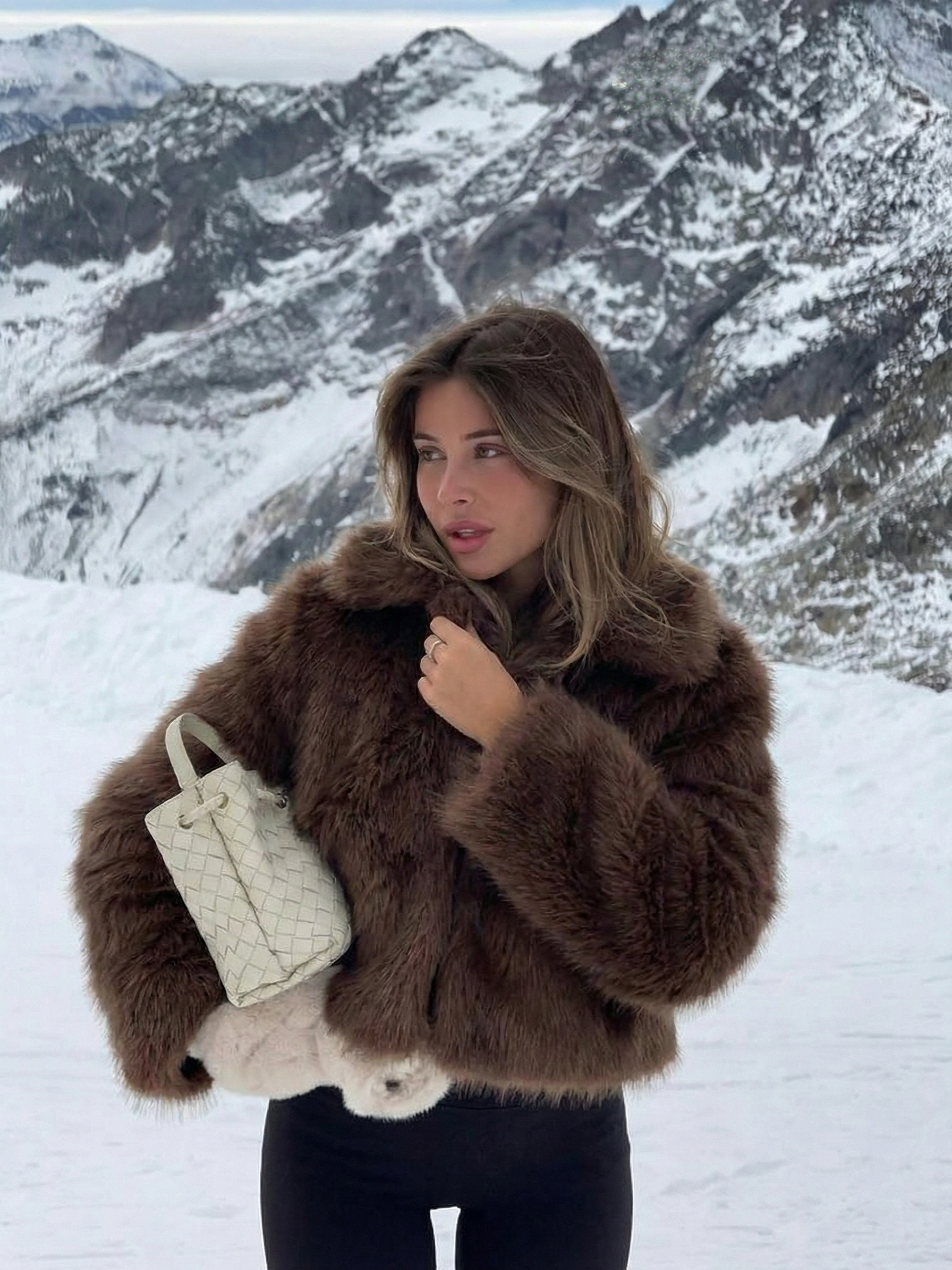 Ayla | Veste courte en fausse fourrure à large col Brun | FormaLuxe