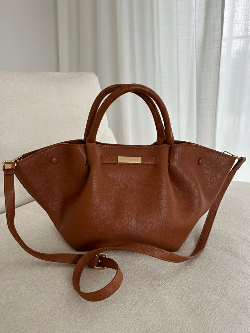 Arya | Faux Leather Handbag Schwarz | FormaLuxe
