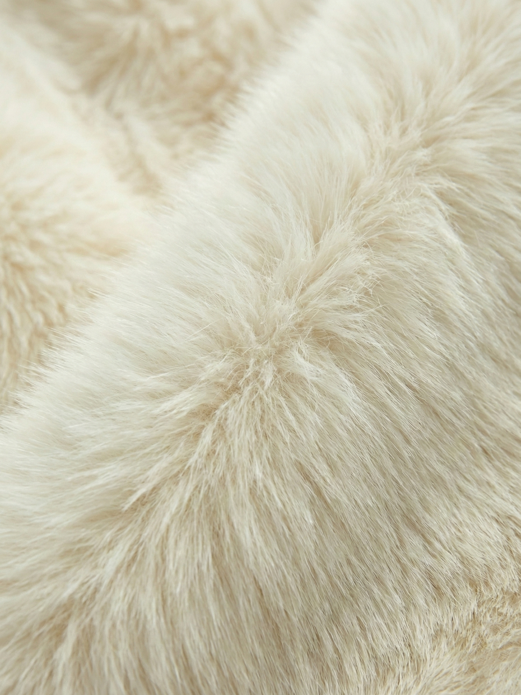 Athena | Manteau tendance à capuche en fausse fourrure Blanc | FormaLuxe