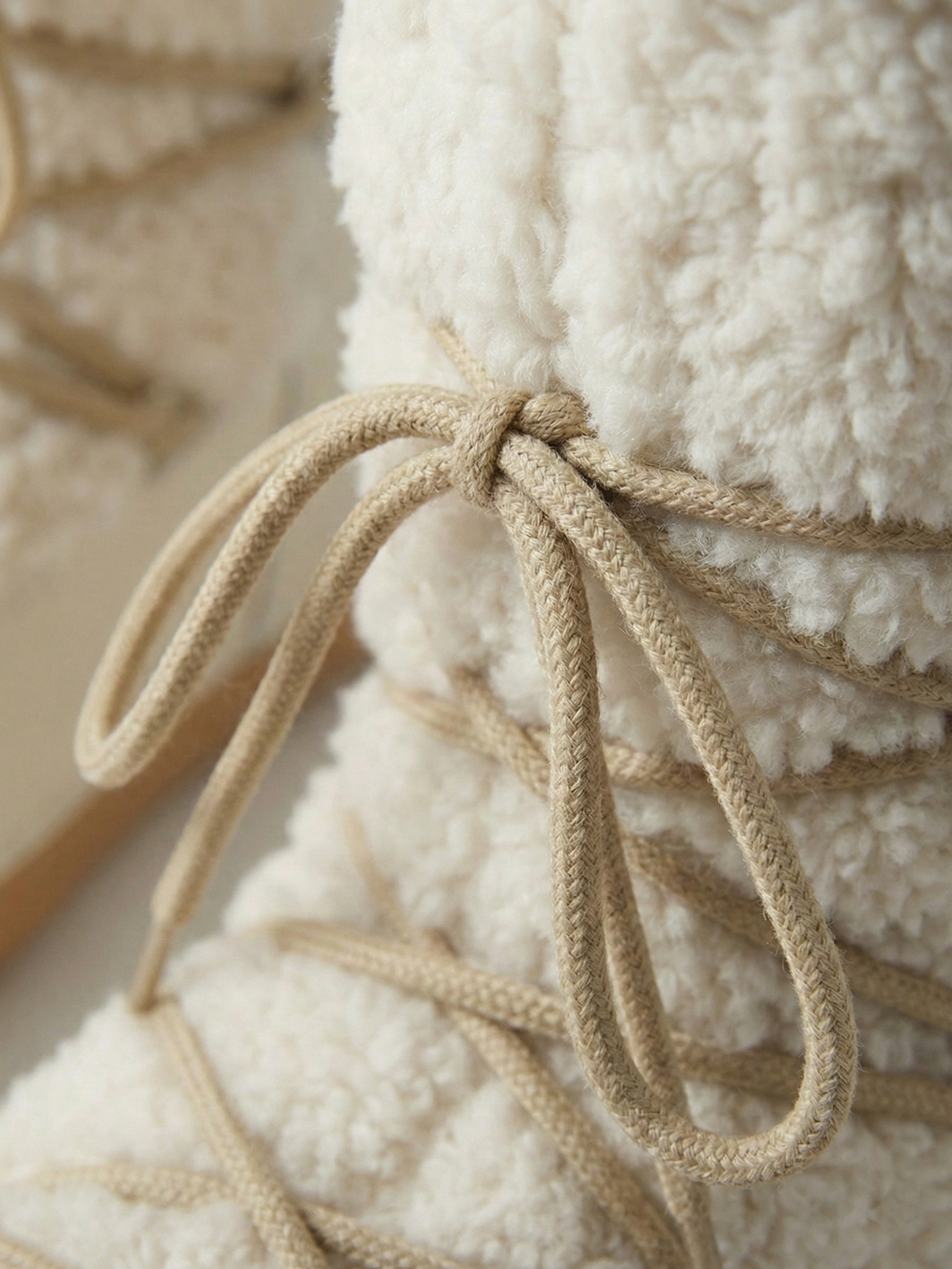 Bottes hautes confortables à lacets couleur crème pour femmes Blanc cassé – Bottes de neige confortables à lacets, couleur crème, pour femmes | FormaLuxe