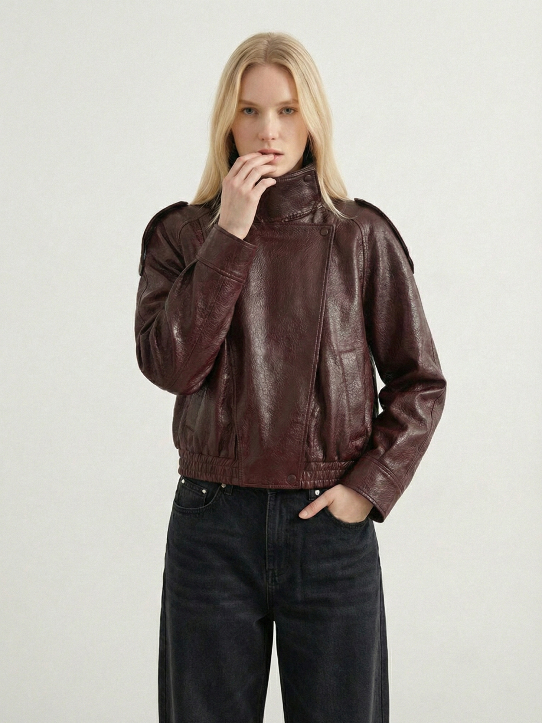 Felicia | Veste oversize à col montant en similicuir Noir | FormaLuxe