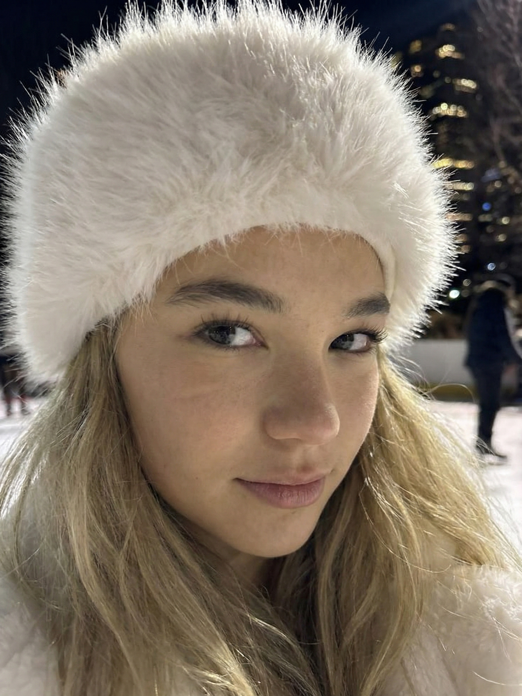 Sia | Bonnet d'hiver en fausse fourrure blanche | FormaLuxe
