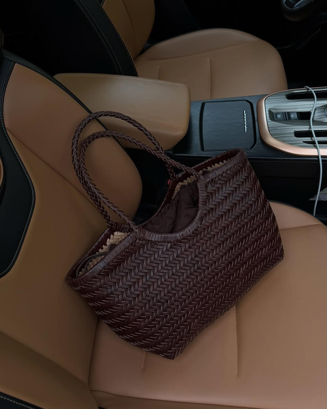 April | Woven Oversized Tote Bag Dark Brown | FormaLuxe