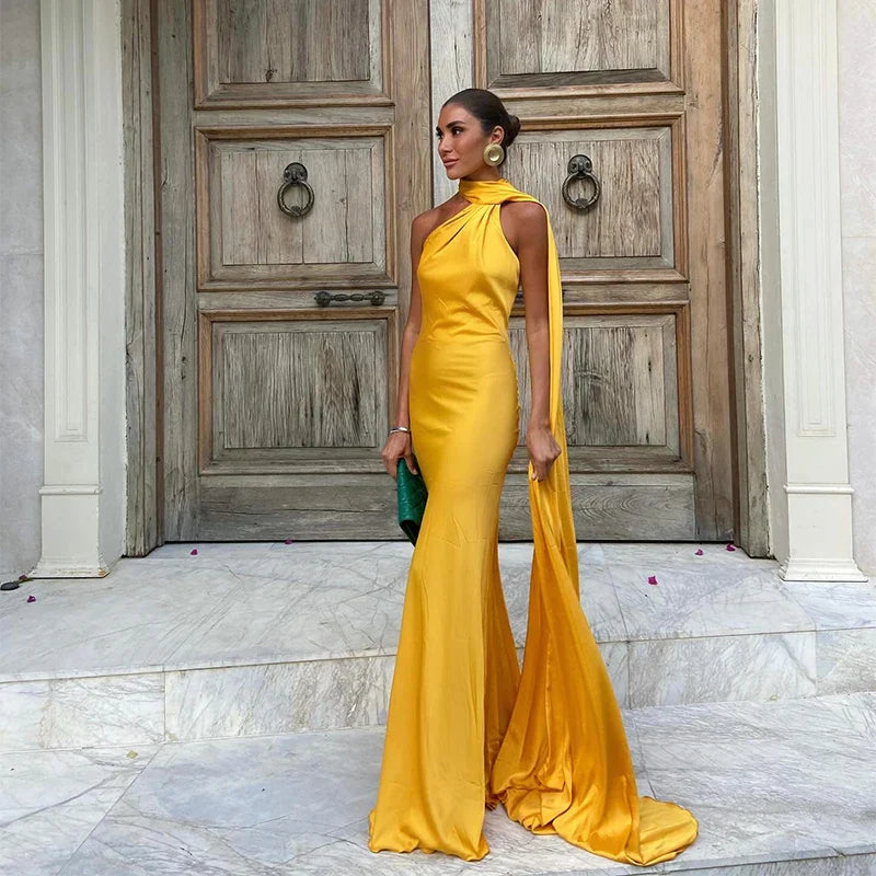 Stella | Zeitloses Cape-Kleid Yellow | FormaLuxe