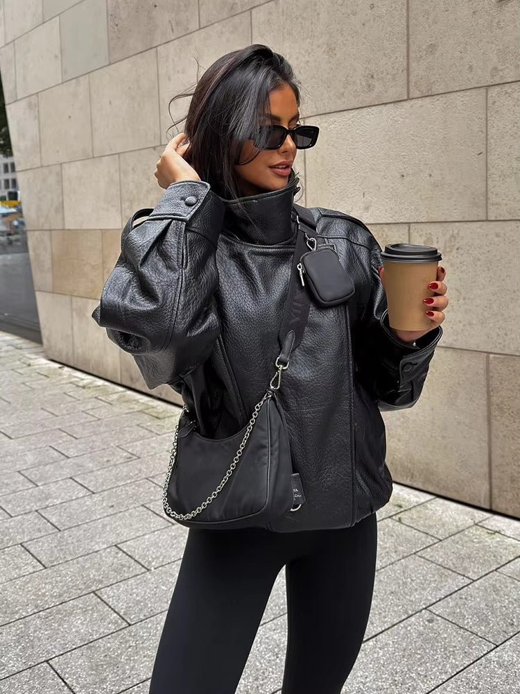 Felicia | Veste oversize à col montant en similicuir Noir | FormaLuxe
