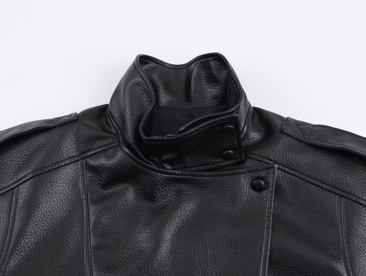 Felicia | Veste oversize à col montant en similicuir Noir | FormaLuxe