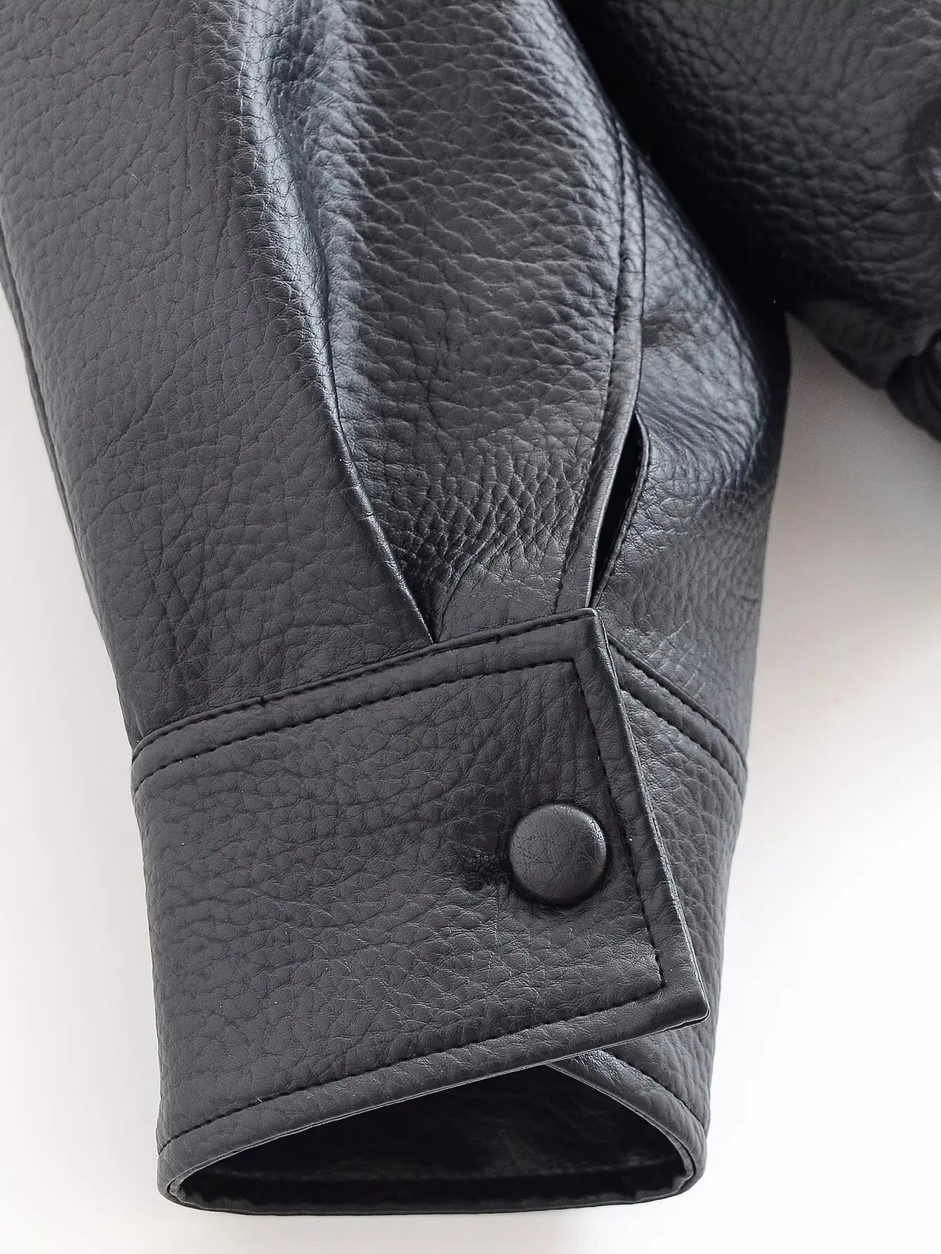 Felicia | Veste oversize à col montant en similicuir Noir | FormaLuxe