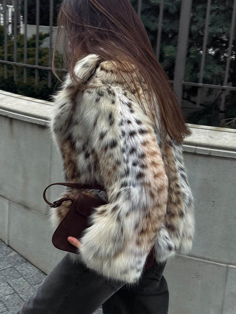 Zoe | Oversized Faux Fur Jacket Brown | FormaLuxe