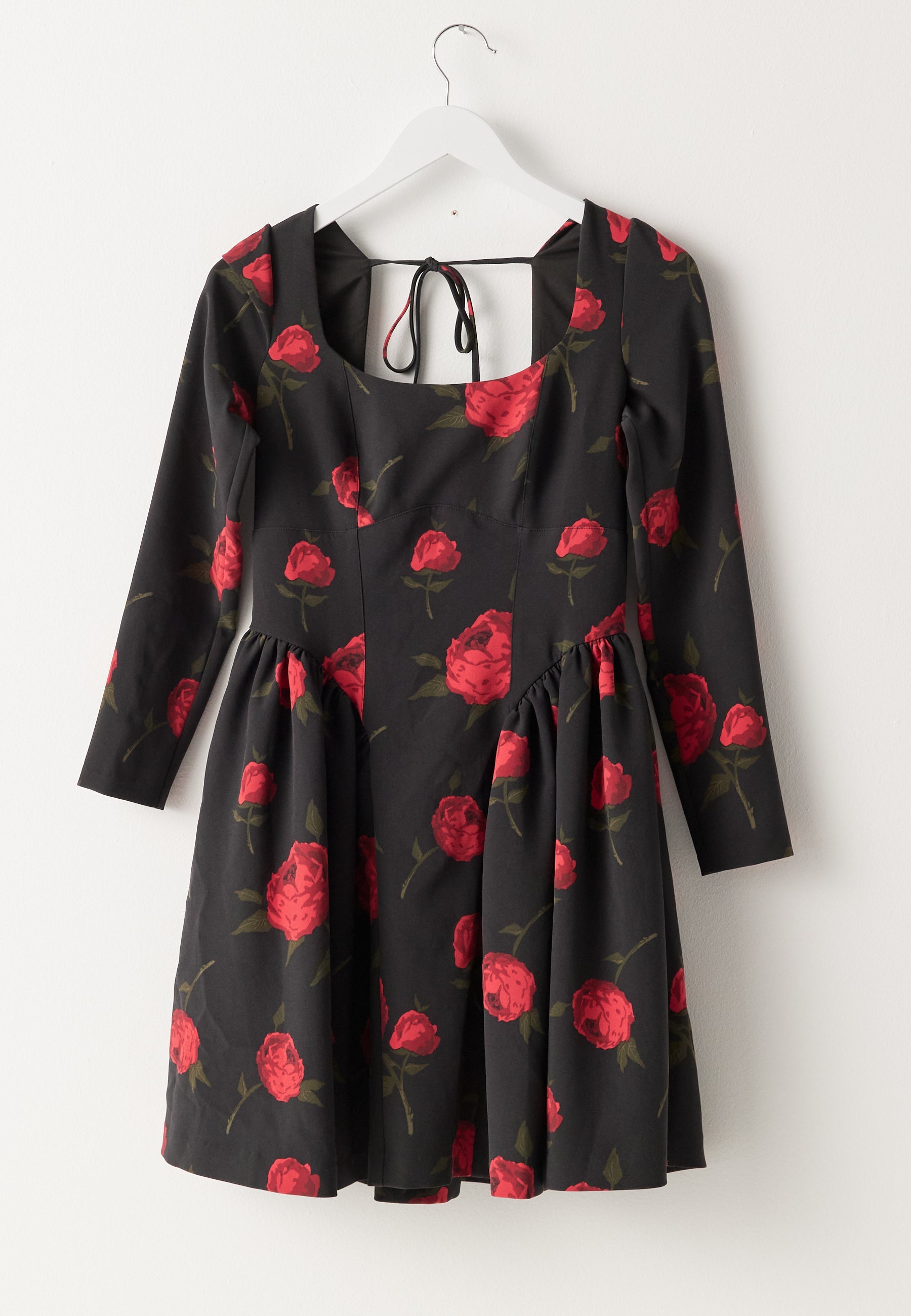 Voluminöser Rock, langärmeliges Minikleid – Clothes | FormaLuxe
