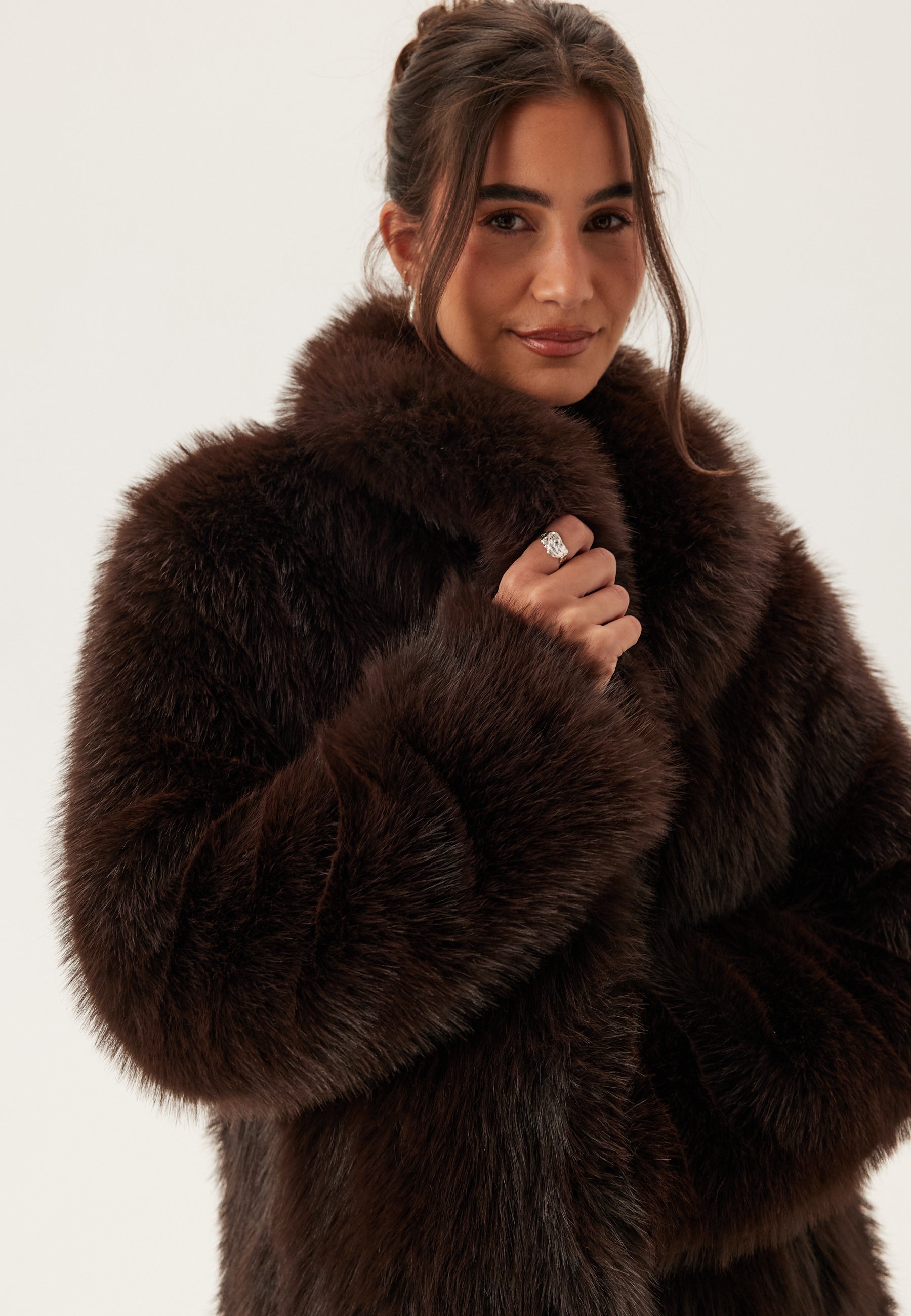 Langer Kunstpelzmantel – Clothes | FormaLuxe