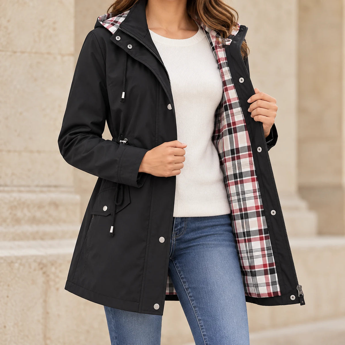 Regenjacke Damen Liv – Karofutter, Reißverschluss und Taillenzug im Detail | FormaLuxe