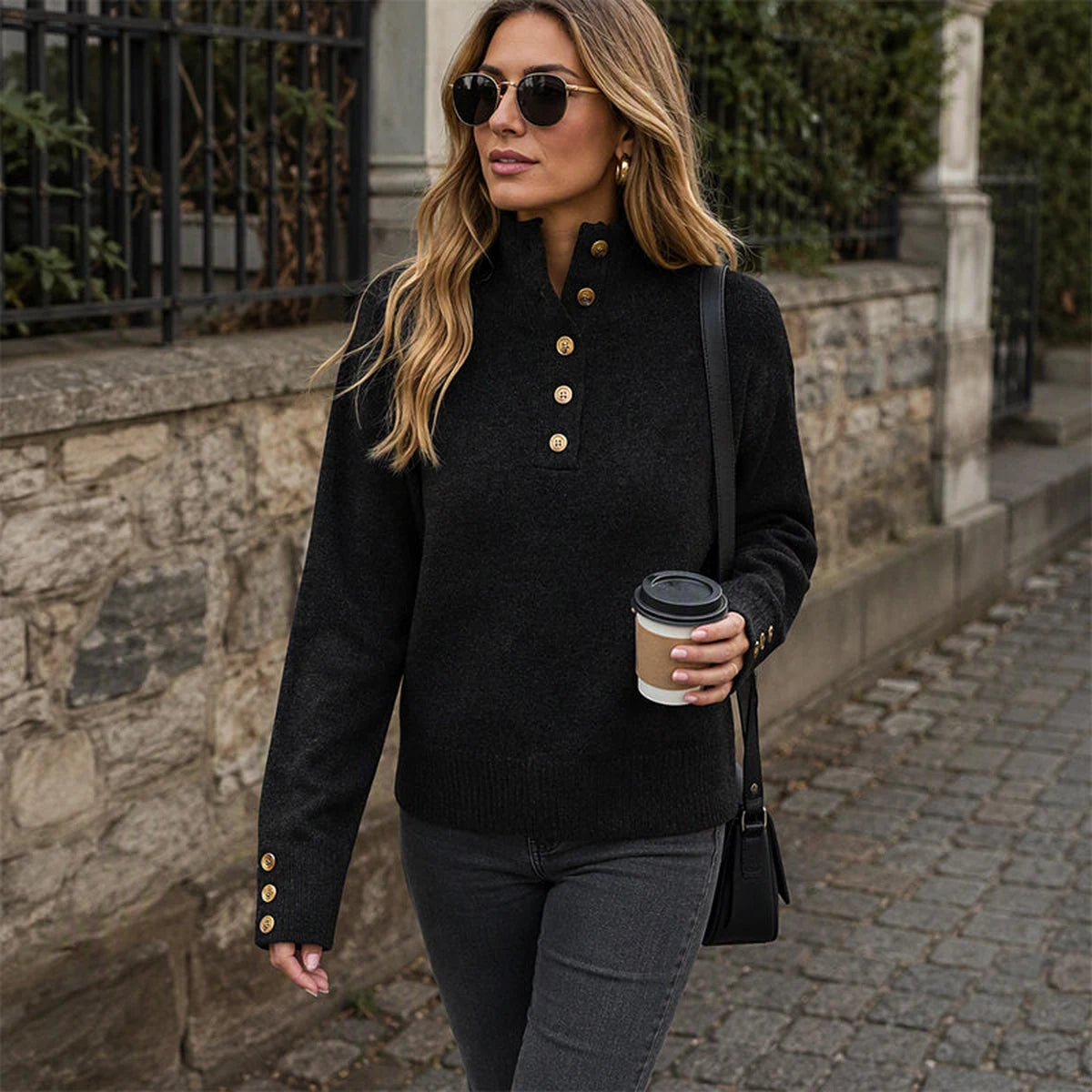 Frauke Pullover Damen mit Stehkragen in Schwarz im Alltag