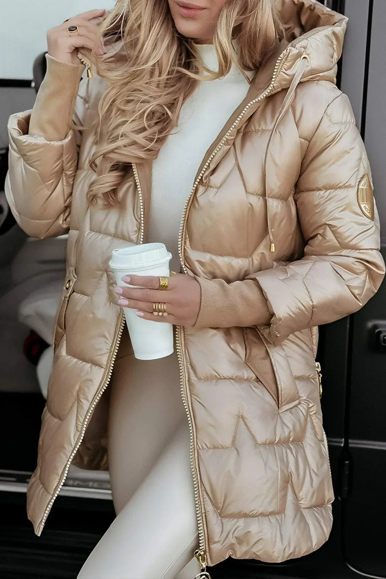 Ana | Eleganter Wintermantel mit Kapuze und Futter Beige (Fast ausverkauft) | FormaLuxe