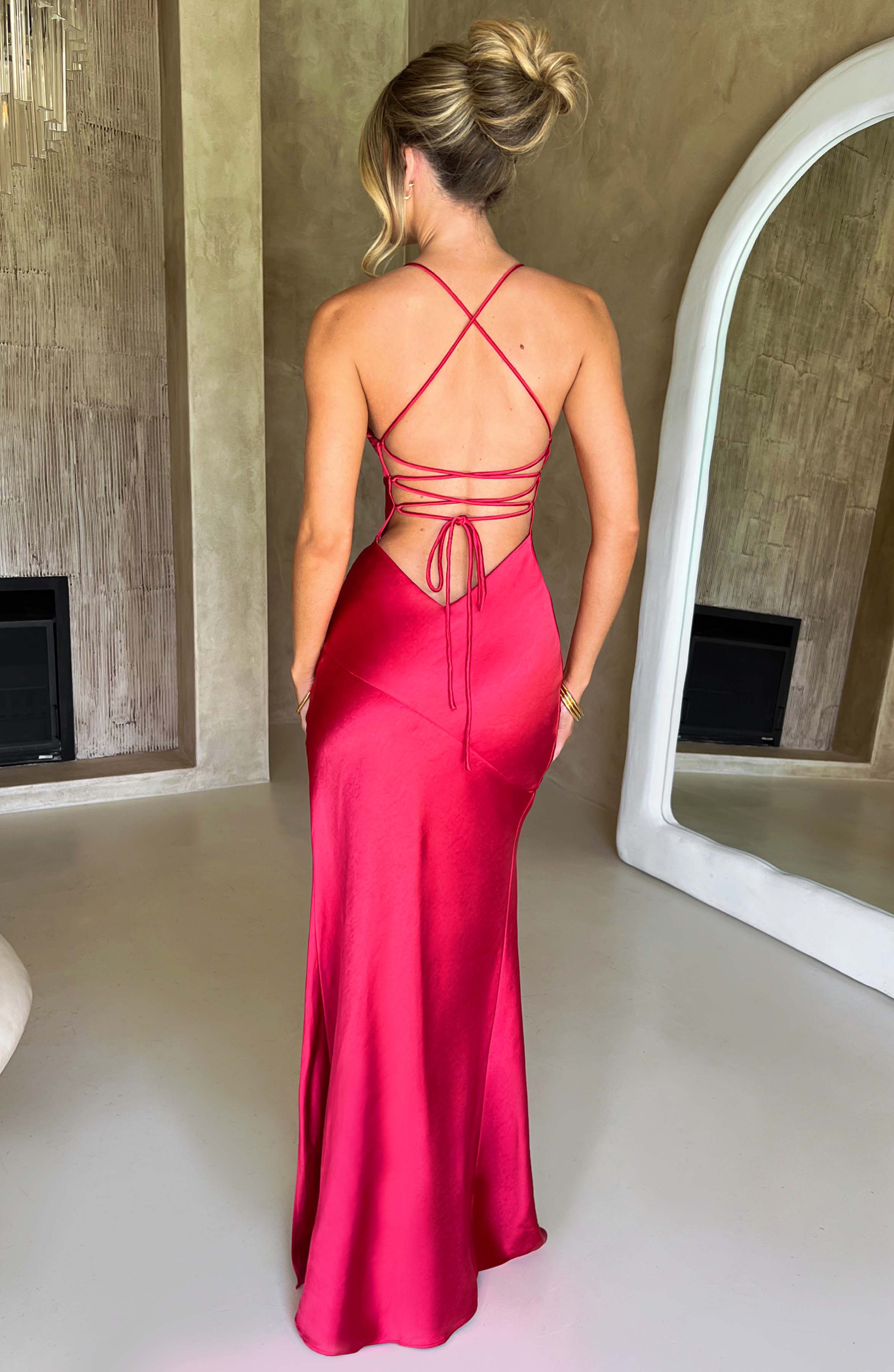 Natalie | Maxikleid aus Satin Grün | FormaLuxe