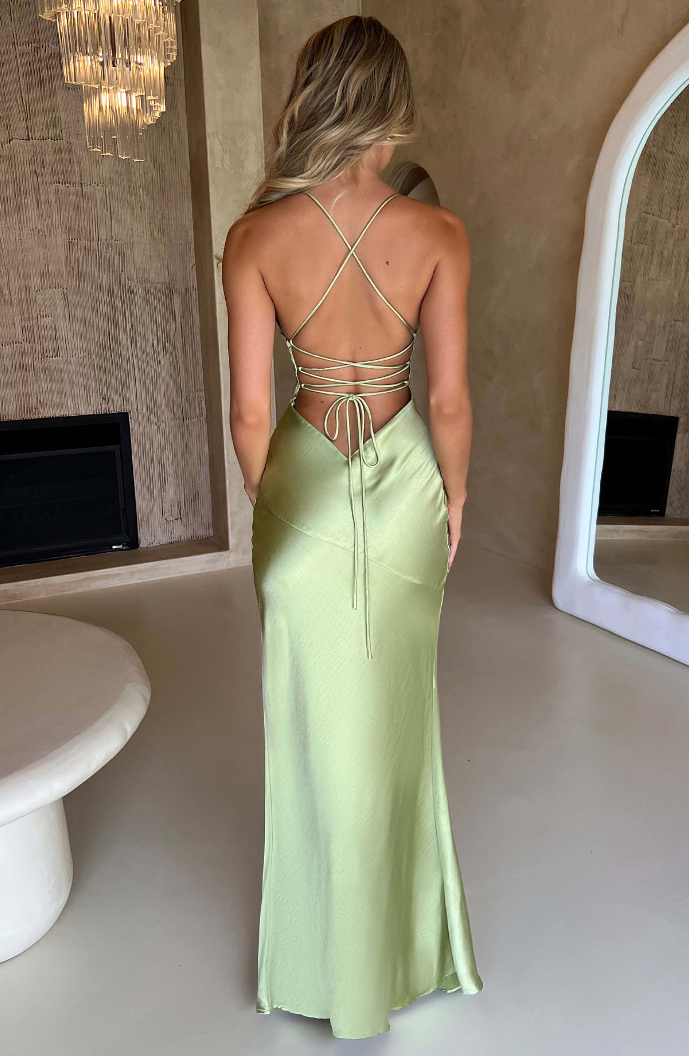 Natalie | Maxikleid aus Satin Grün | FormaLuxe