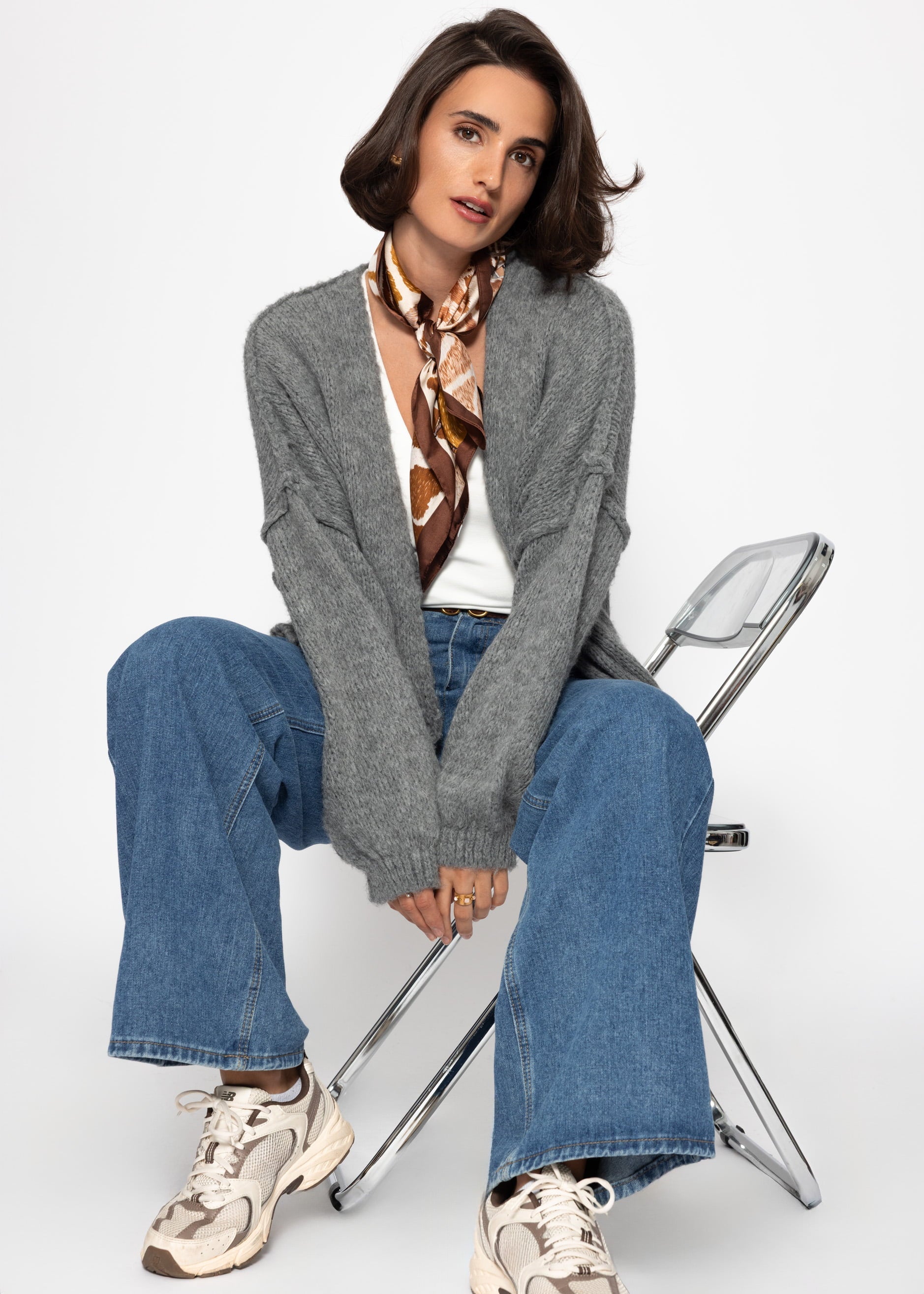 Lässiger Cardigan mit Außennähten - dunkelgrau – Bekleidung > Cardigans | FormaLuxe