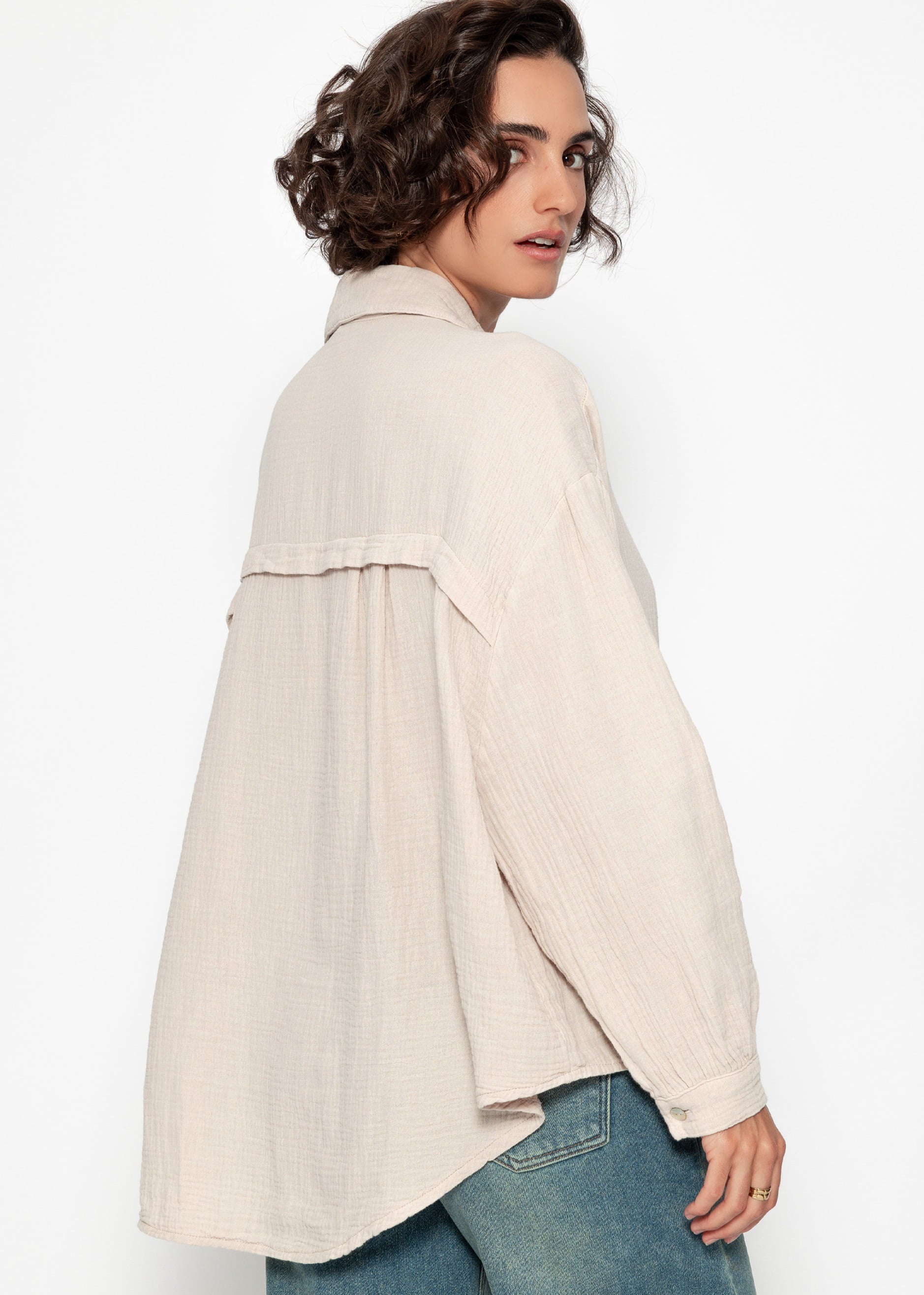 Musselin Bluse oversize, kurz, beige – Bekleidung > Blusen > Musselin > Oversize | FormaLuxe