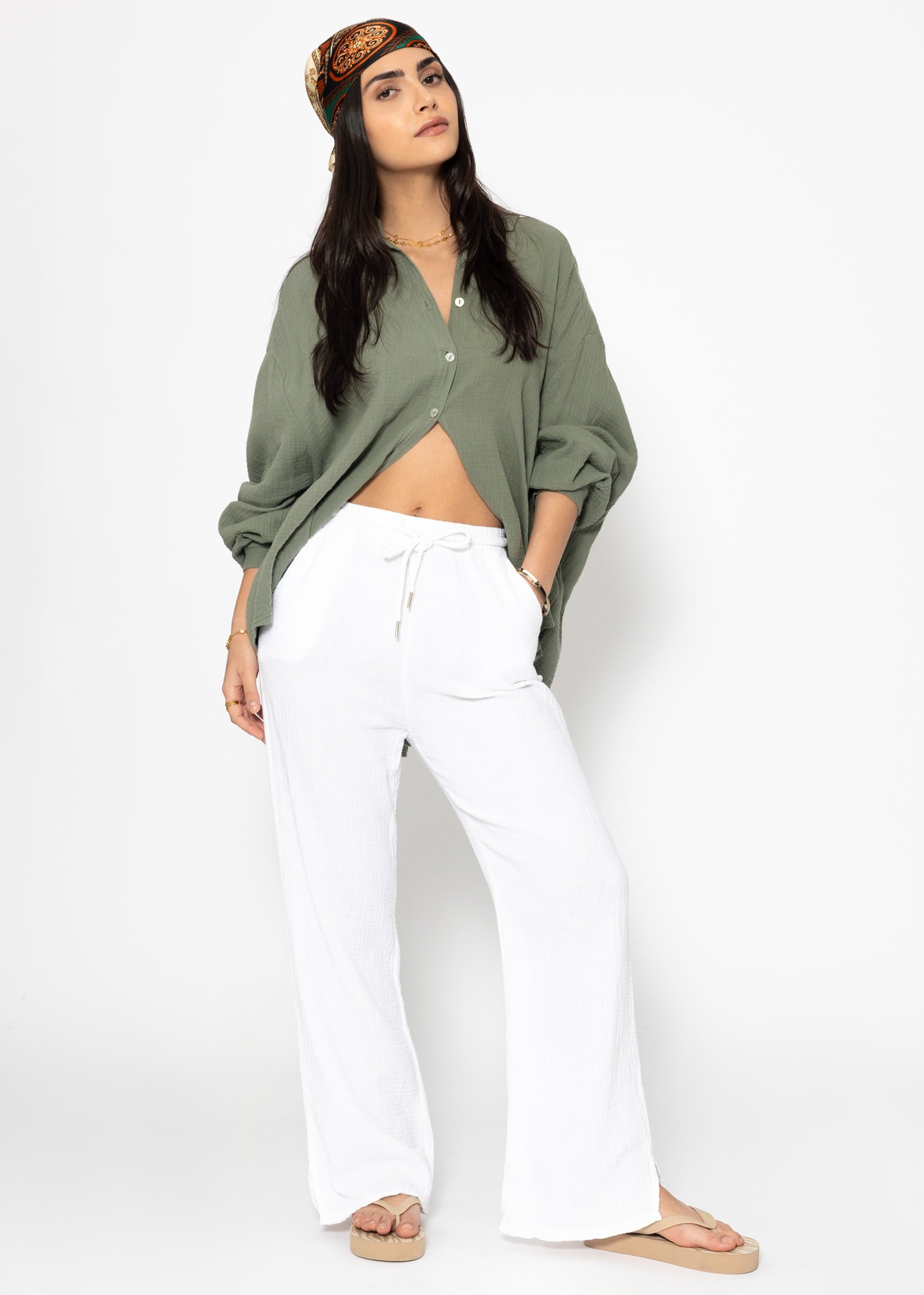 Musselin Bluse oversize, kurz, khaki – Bekleidung > Blusen > Musselin > Oversize | FormaLuxe