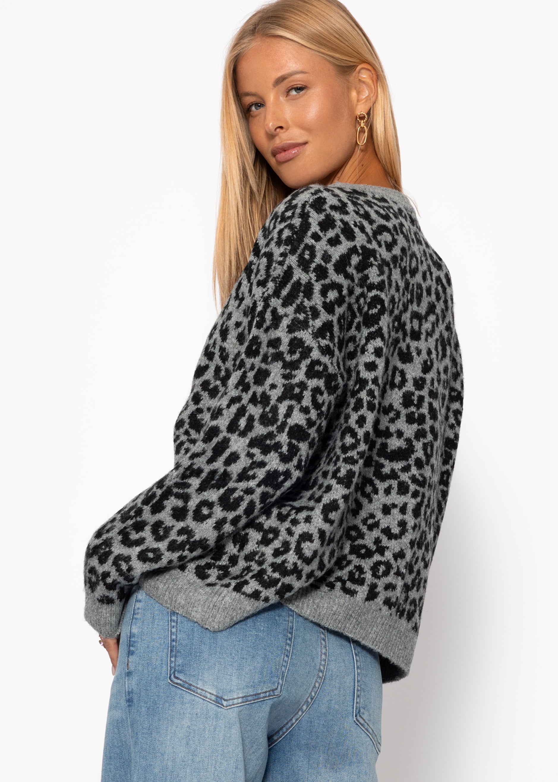 Cardigan mit Leo-Muster - grau – Bekleidung > Cardigans | FormaLuxe