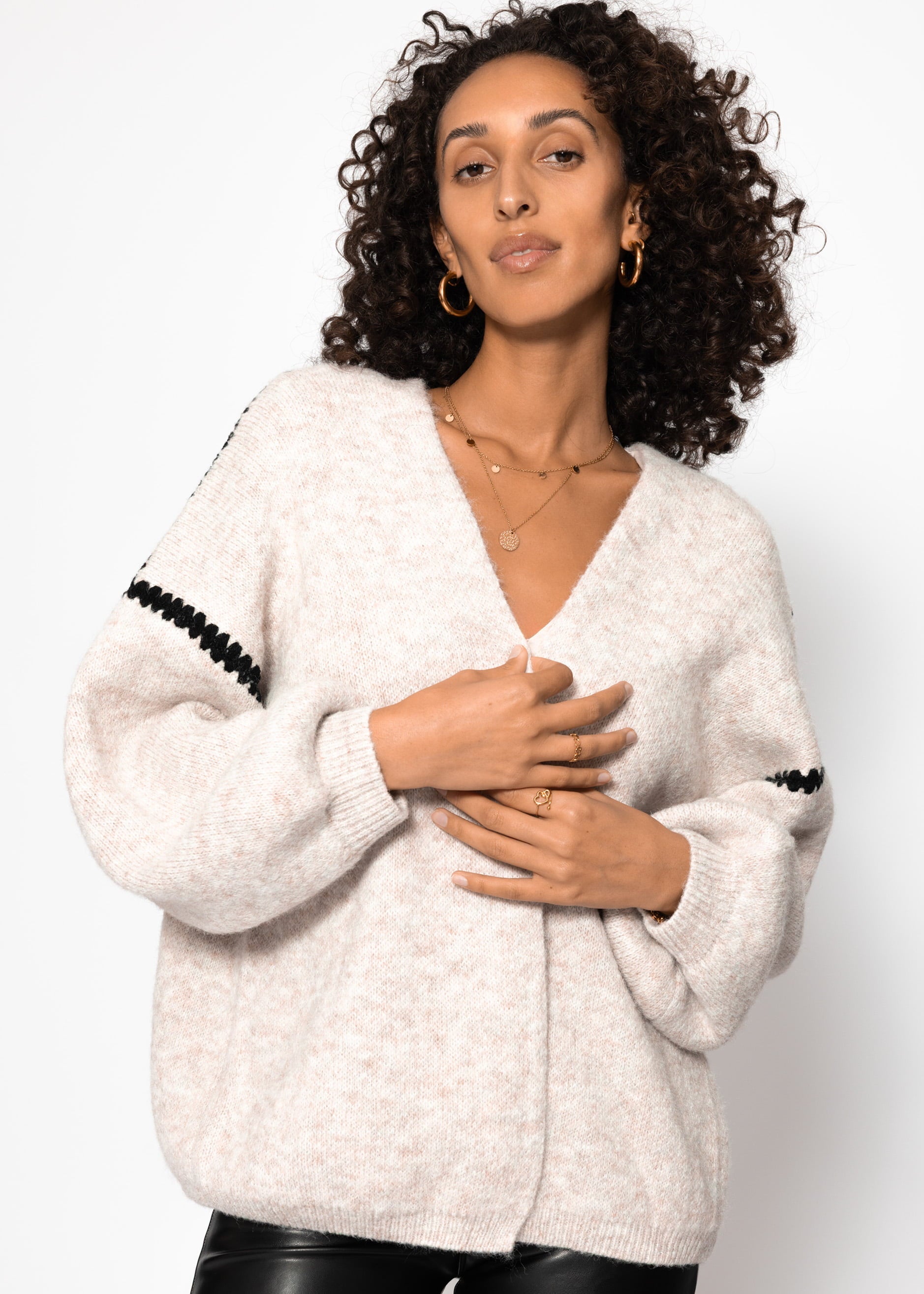 Cardigan mit Ziernähten - offwhite – Bekleidung > Cardigans | FormaLuxe