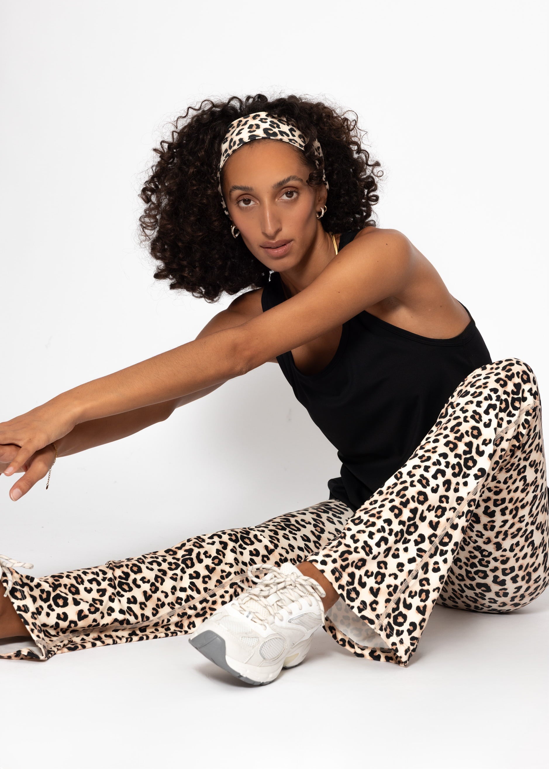 Flare Sportleggings mit Leo-Print - beige – Bekleidung > Sportbekleidung > Sport-Leggings | FormaLuxe