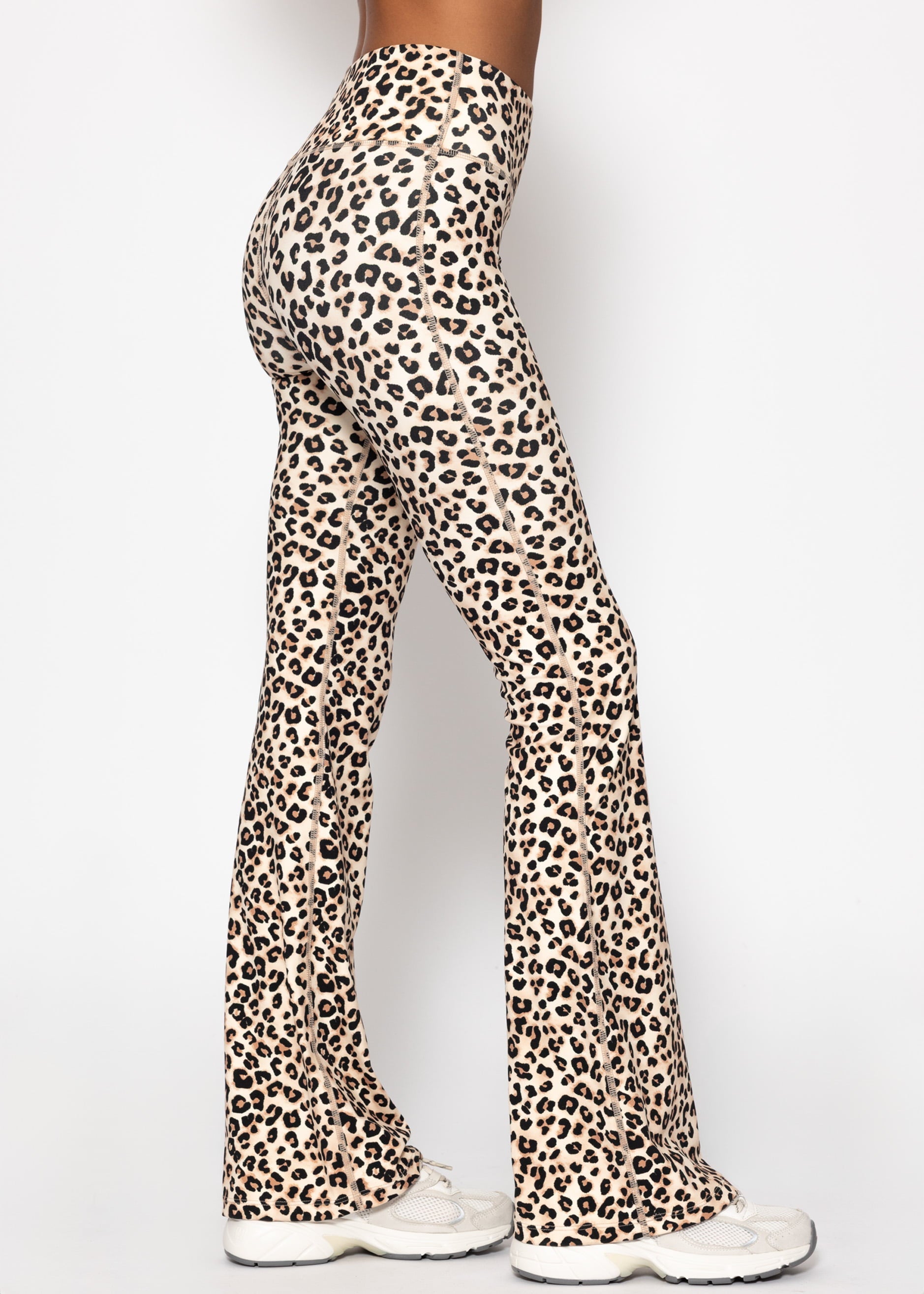 Flare Sportleggings mit Leo-Print - beige – Bekleidung > Sportbekleidung > Sport-Leggings | FormaLuxe