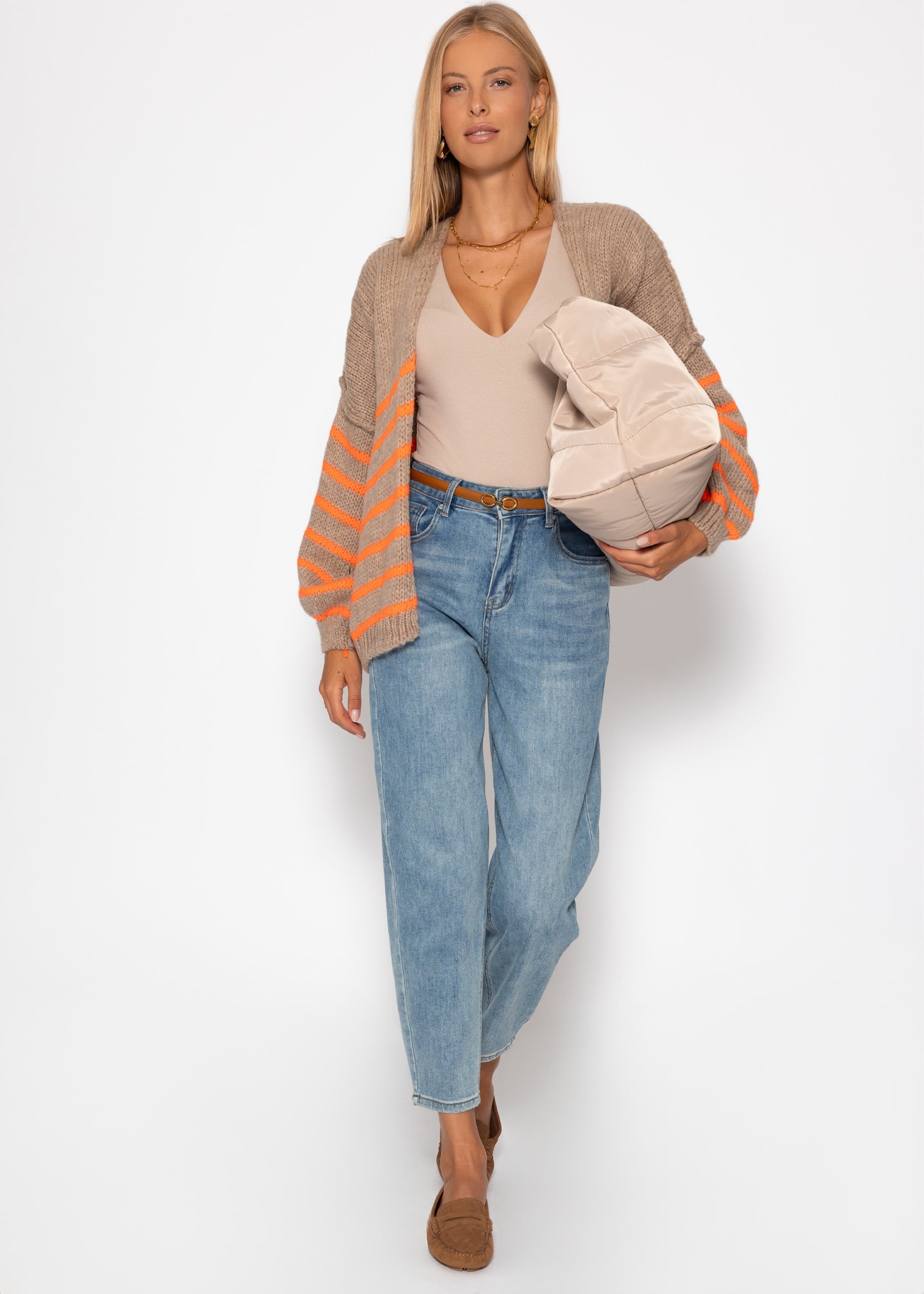 Gestreifter Cardigan mit Außennähten - beige – Bekleidung > Cardigans | FormaLuxe