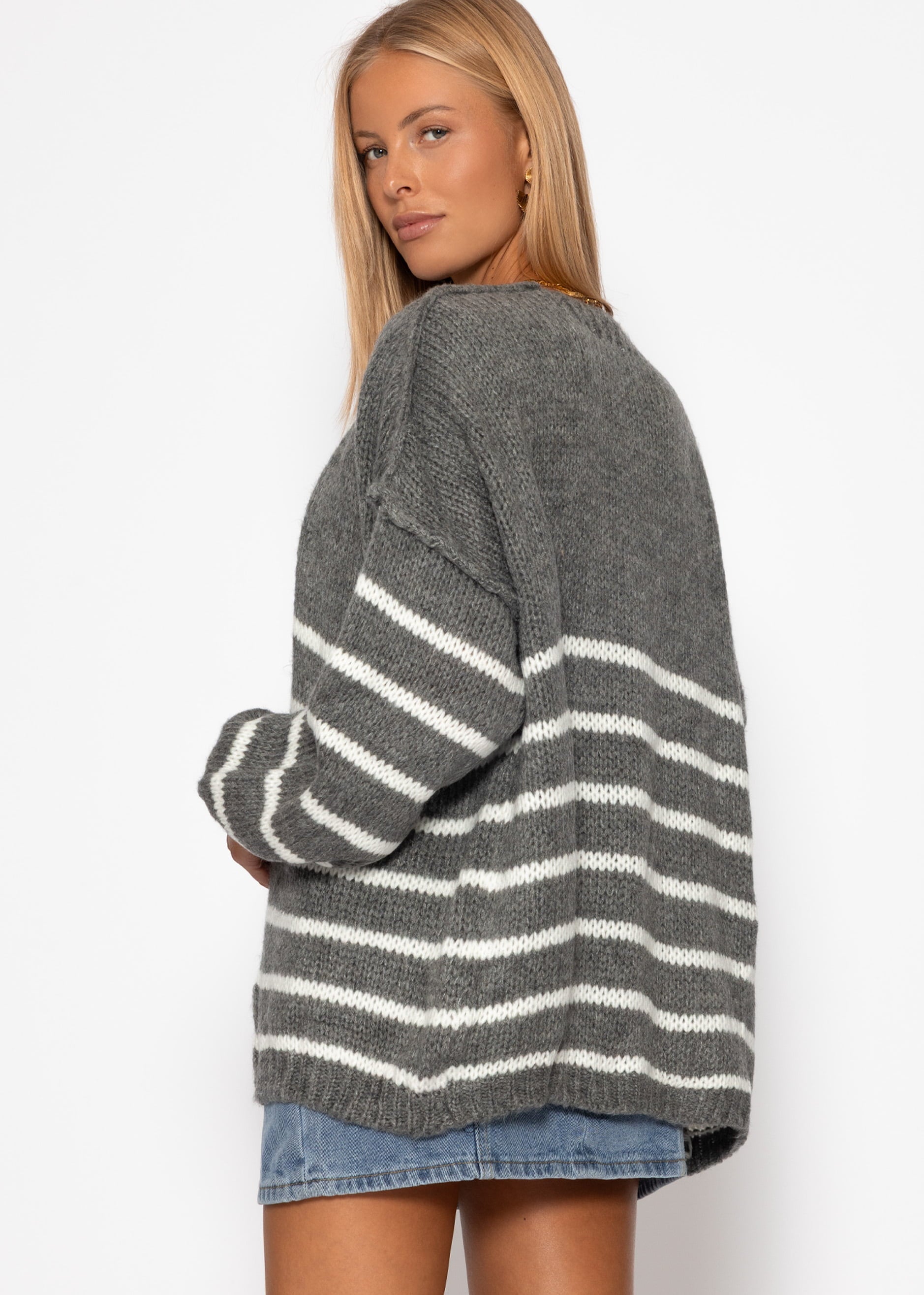 Gestreifter Cardigan mit Außennähten - dunkelgrau – Bekleidung > Cardigans | FormaLuxe