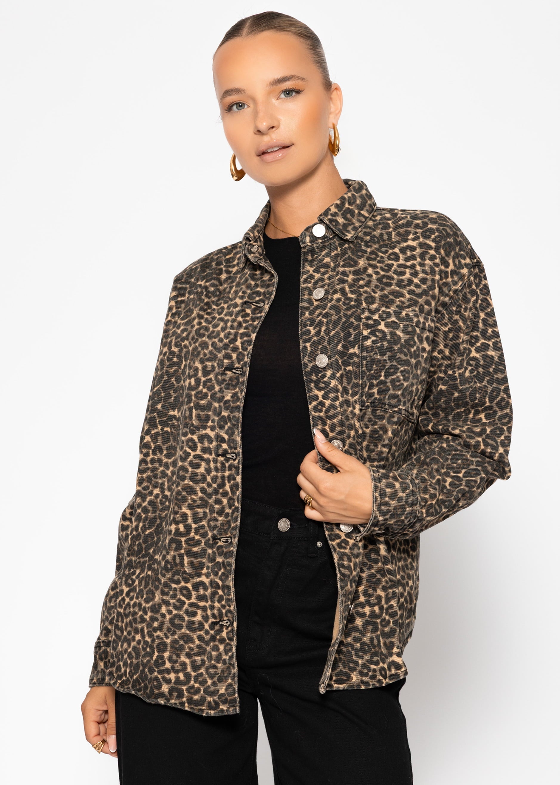 Hemdjacke aus Jeans mit Leo-Print - beige – Bekleidung > Blusen | FormaLuxe