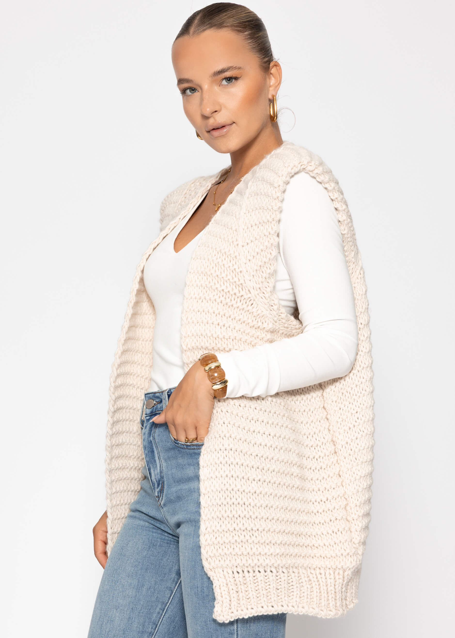 Lange ärmellose Strickweste mit strukturierten Schultern - offwhite – Bekleidung > Westen | FormaLuxe