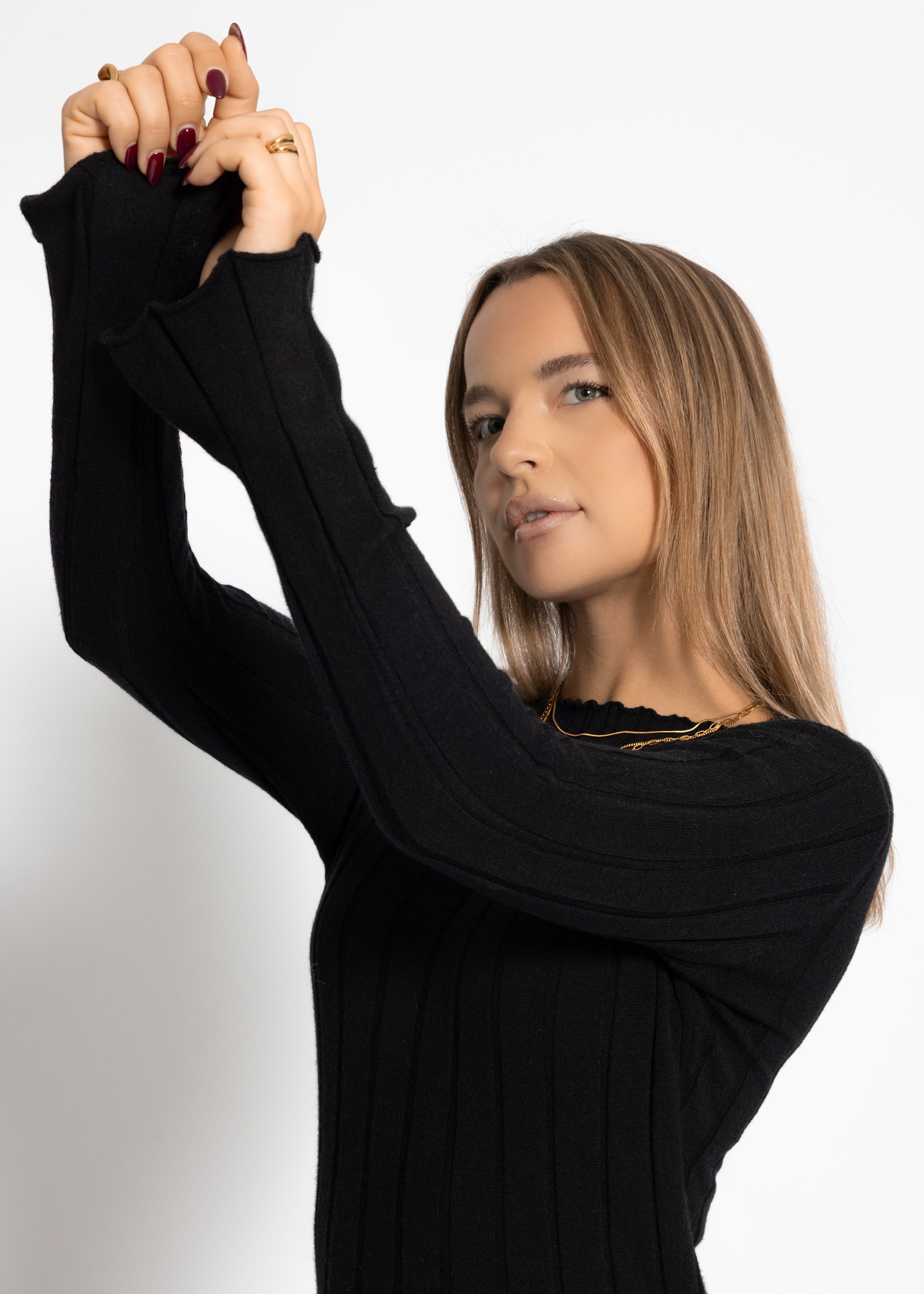 Vivienne – Schwarzes, geripptes Maxikleid aus Strick – Bekleidung > Kleider | FormaLuxe
